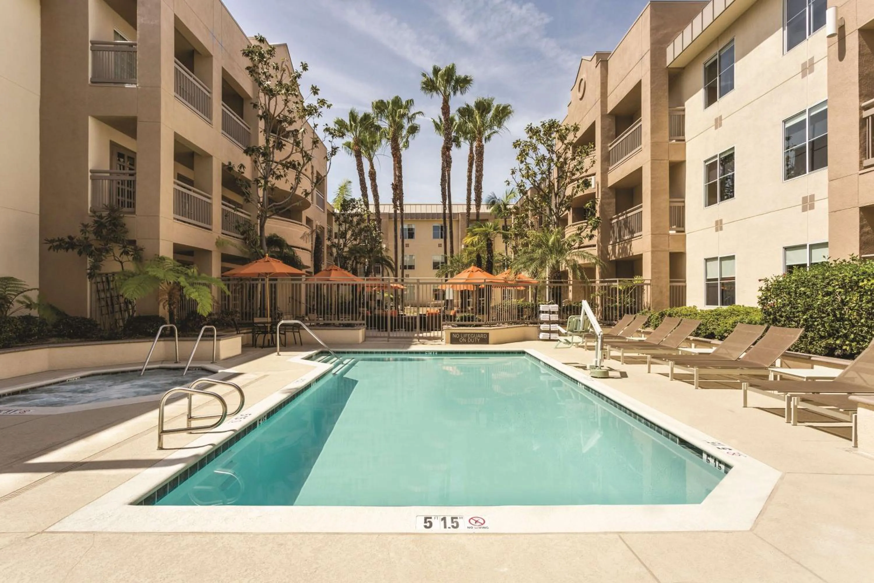 Swimming pool in Hyatt House Cypress / Anaheim