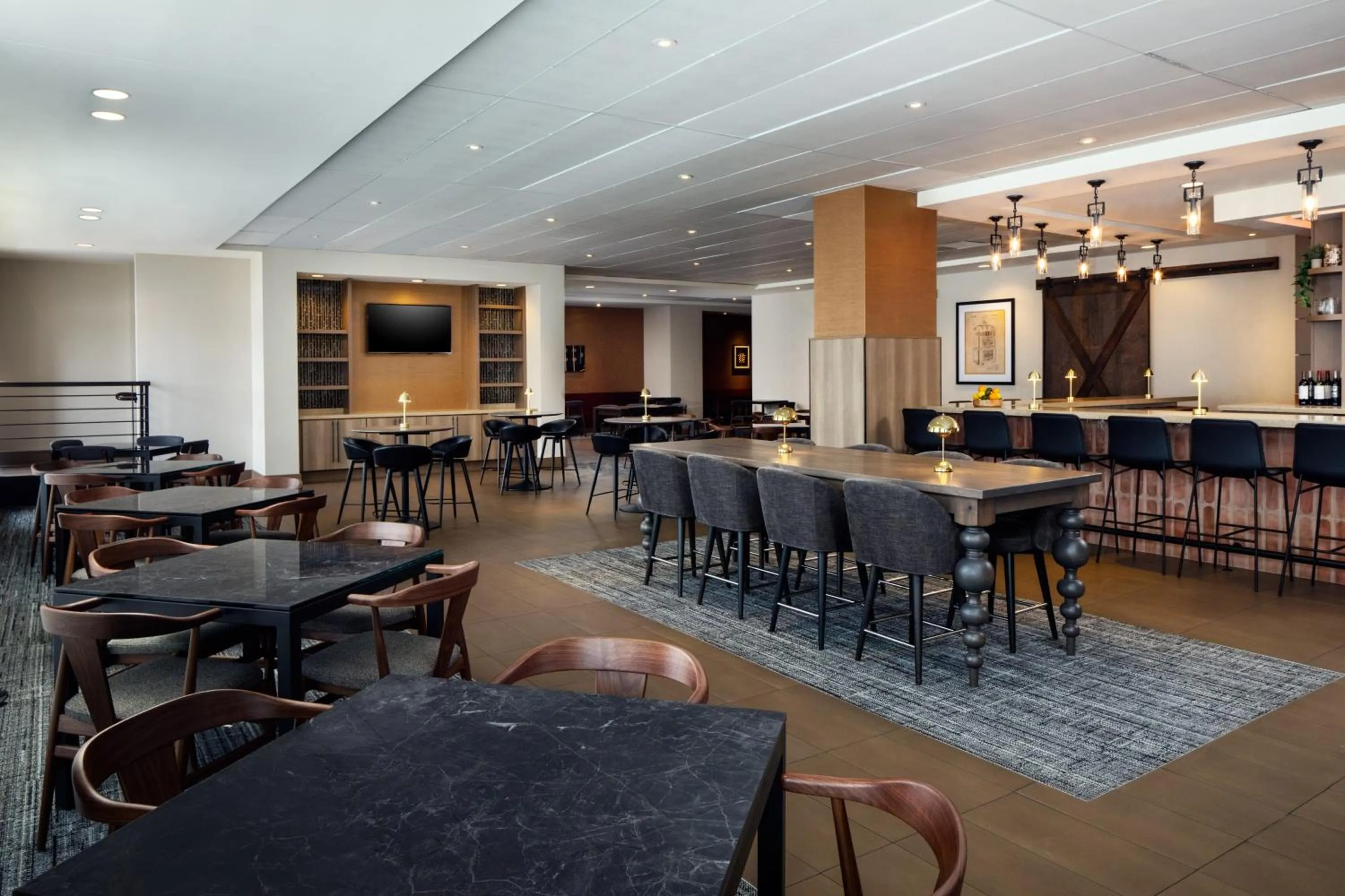 Dining area in Hyatt Place Nashville Downtown