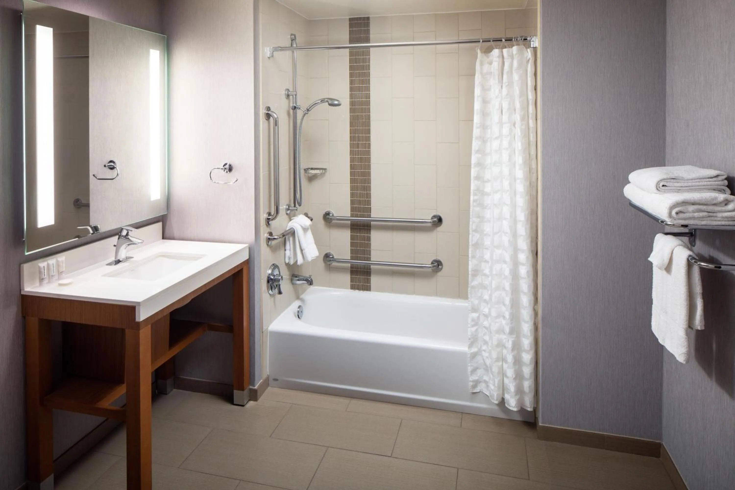 Bathroom in Hyatt Place Nashville Downtown