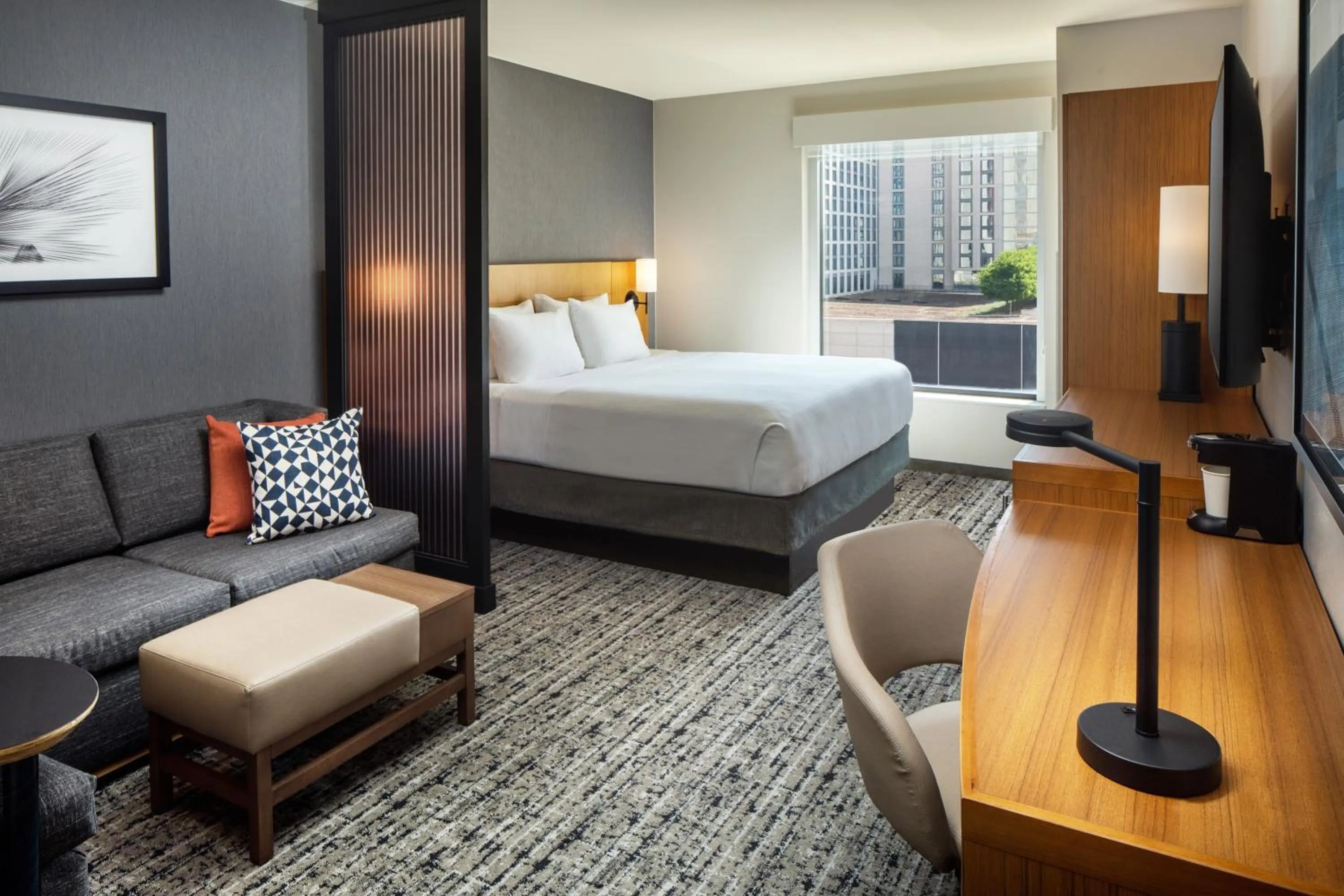 Guests, Bed in Hyatt Place Nashville Downtown