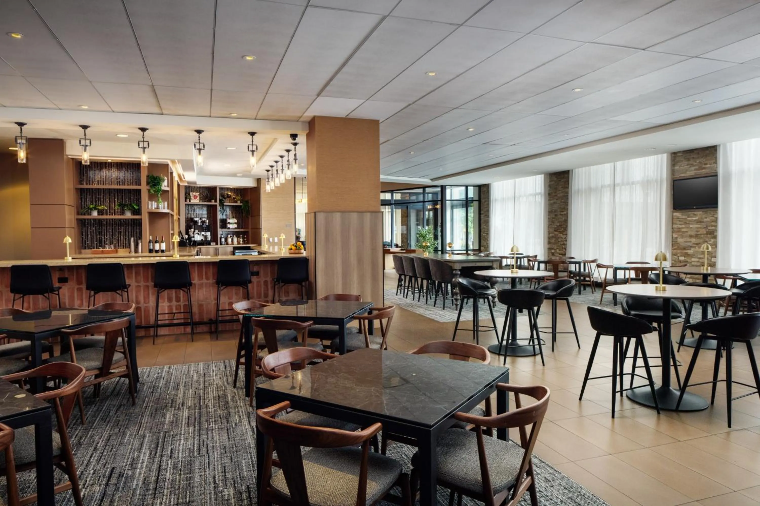 Dining area in Hyatt Place Nashville Downtown