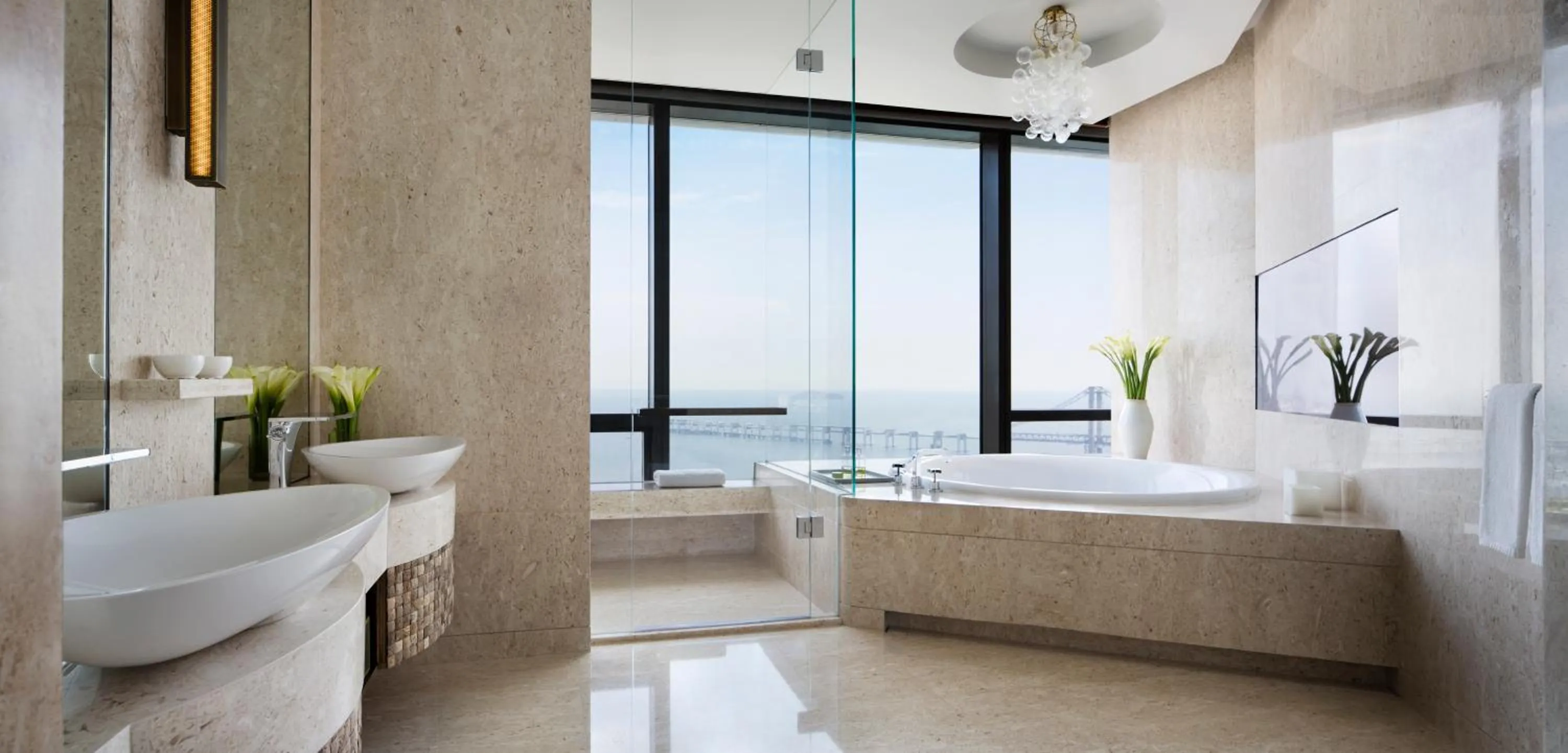 Hot Tub in Grand Hyatt Dalian