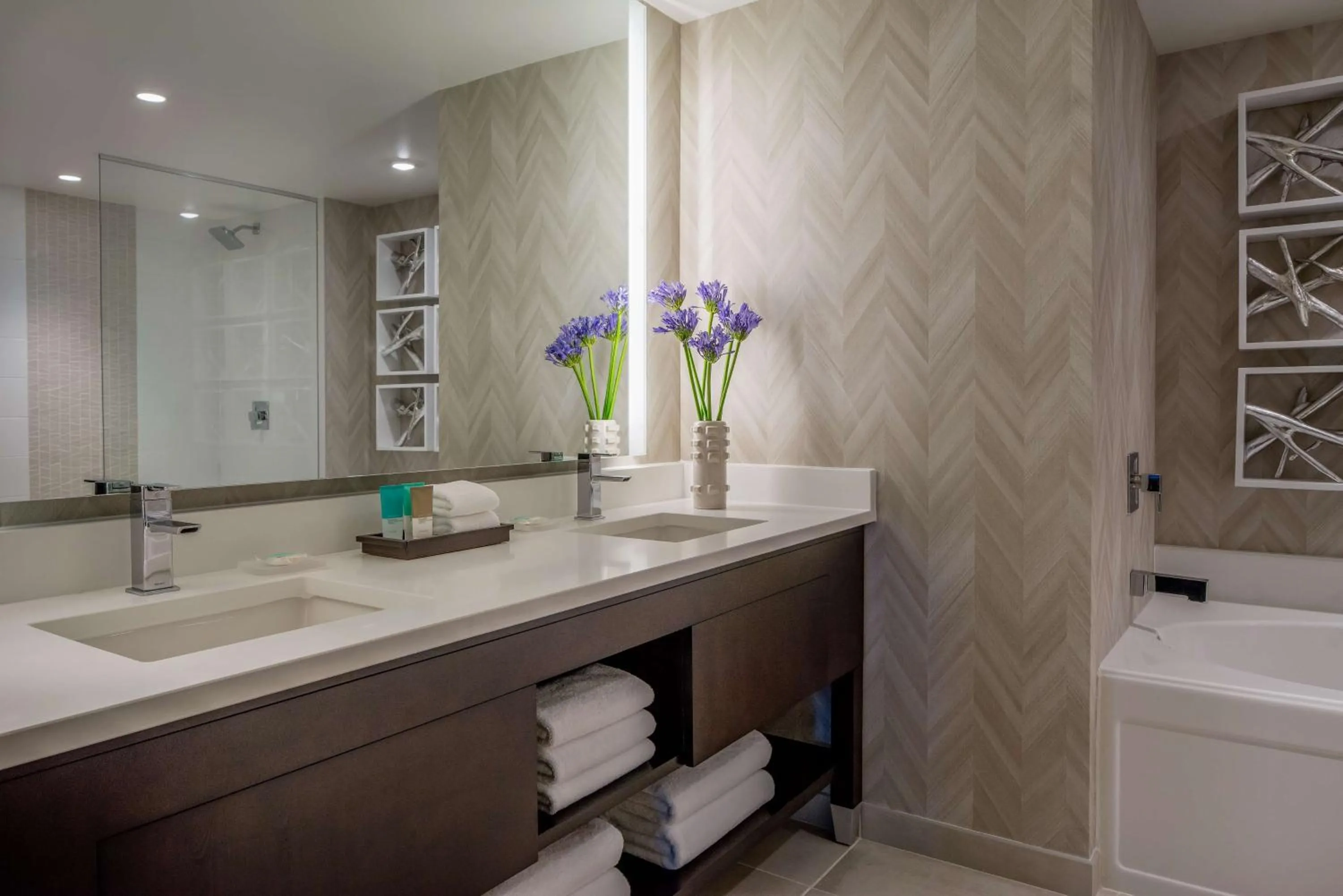 Bathroom in Hyatt Regency Aurora-Denver Conference Center