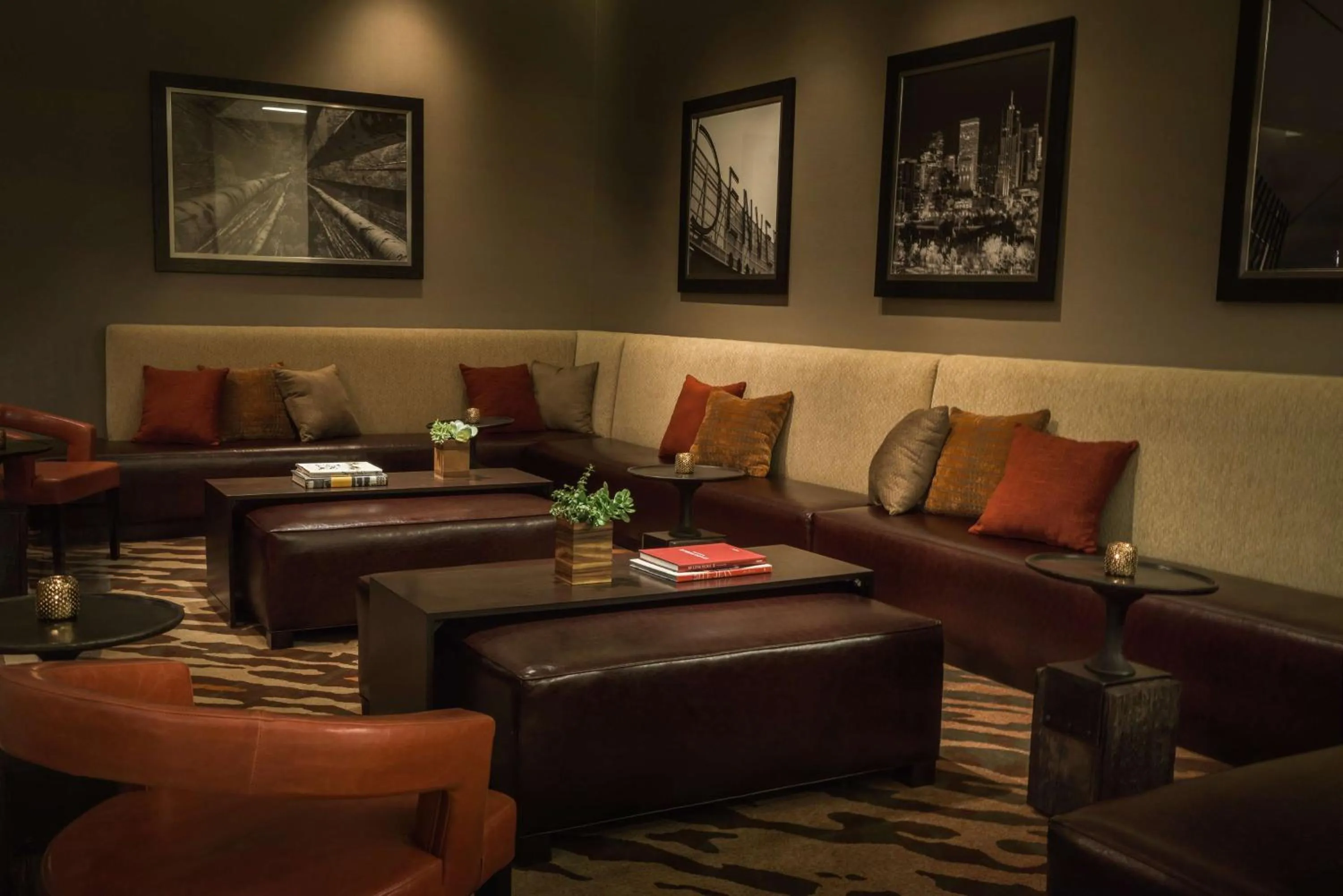 Restaurant/places to eat in Hyatt Regency Aurora-Denver Conference Center