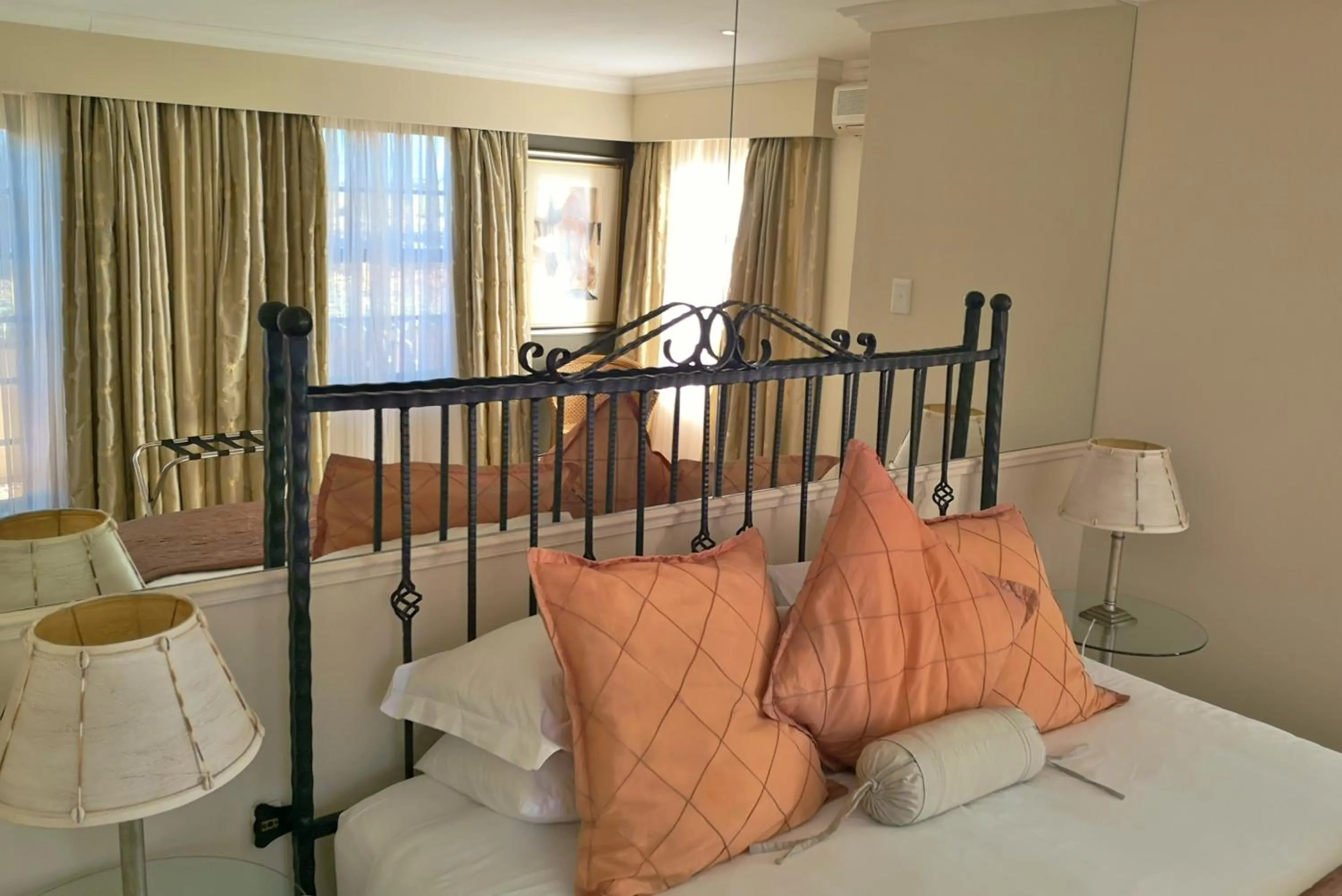 Bedroom, Bed in Val d'Or Estate