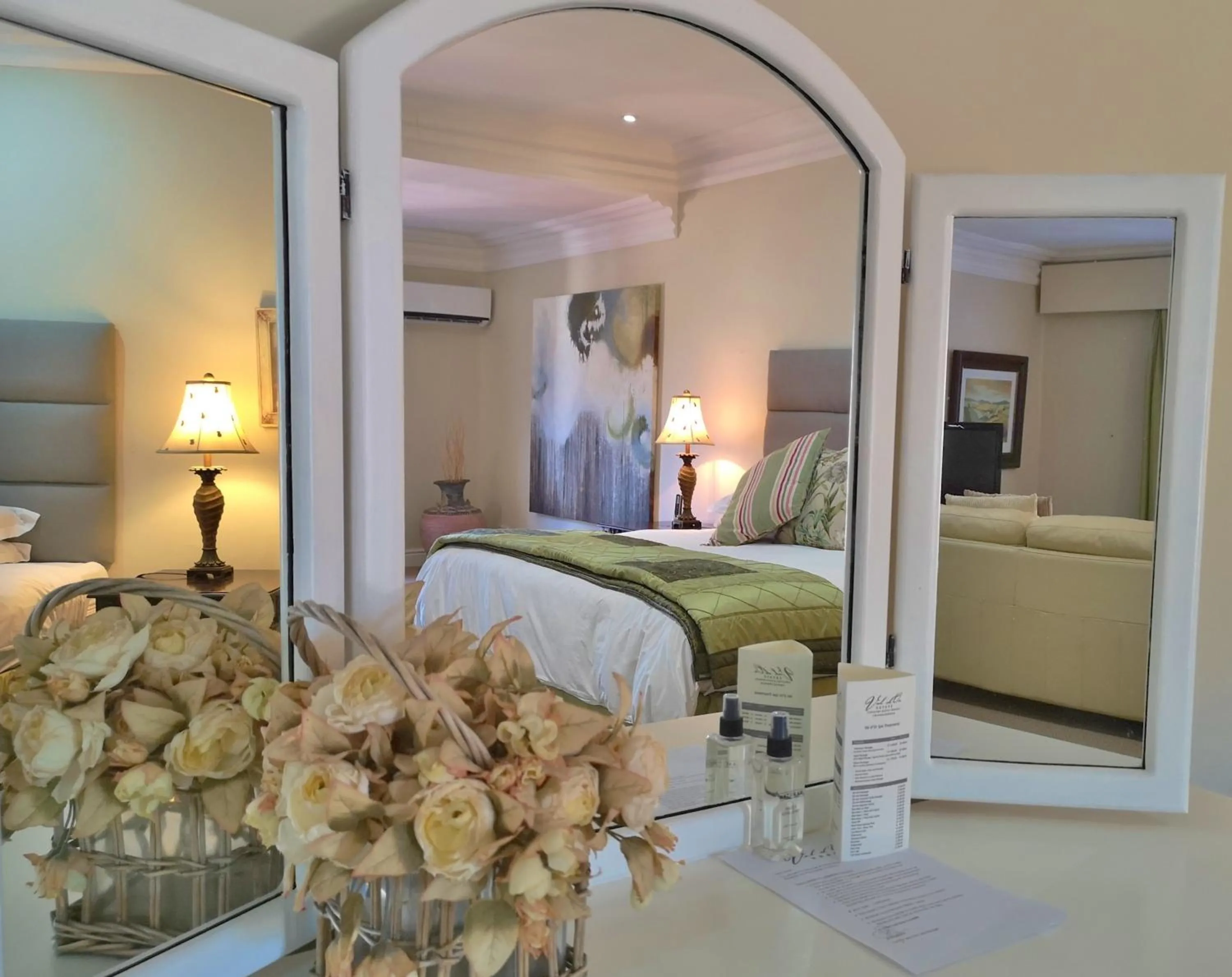 Bedroom, Bed in Val d'Or Estate