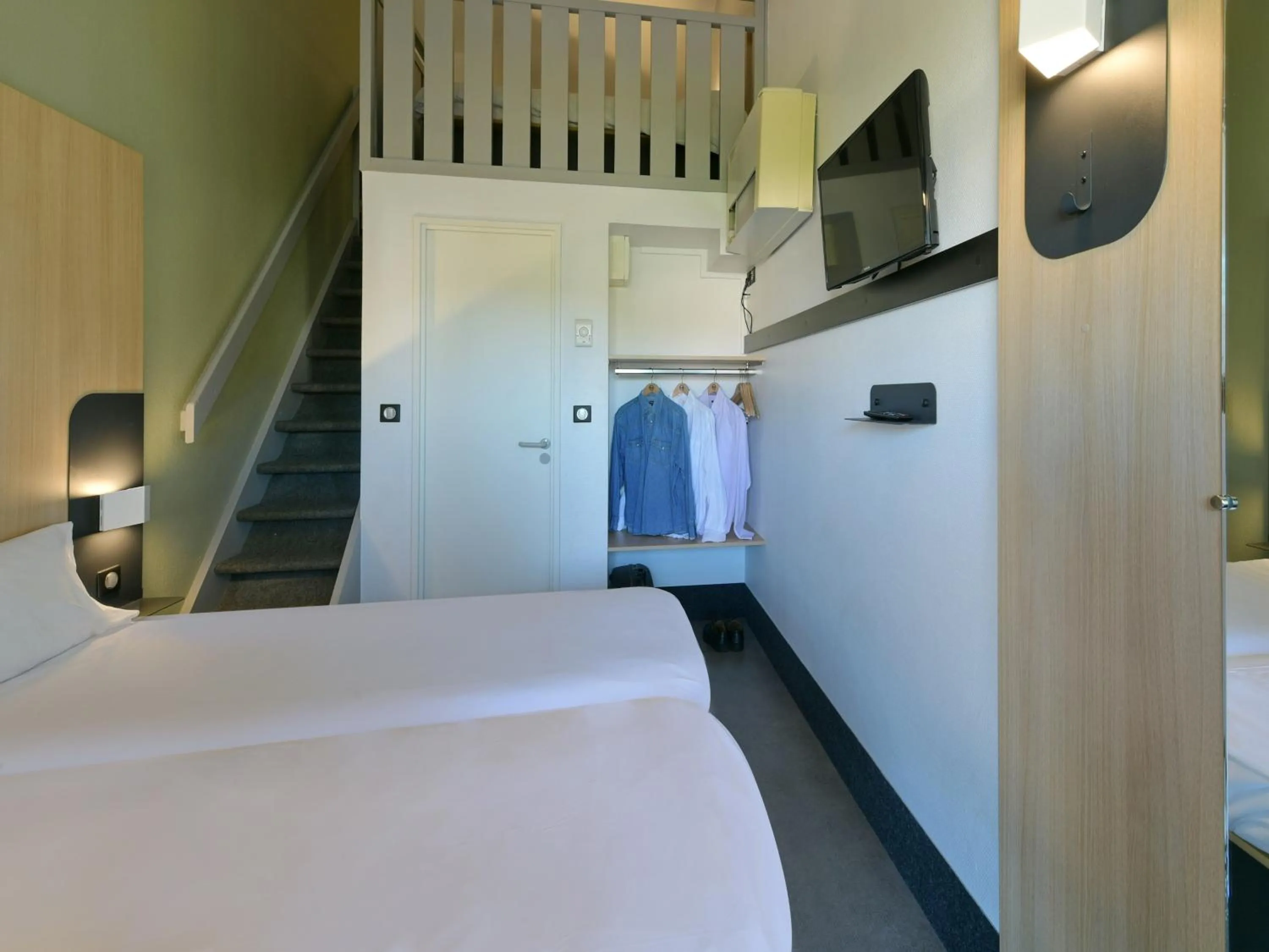 Bedroom, Bed in B&B HOTEL Le Mans Nord 2