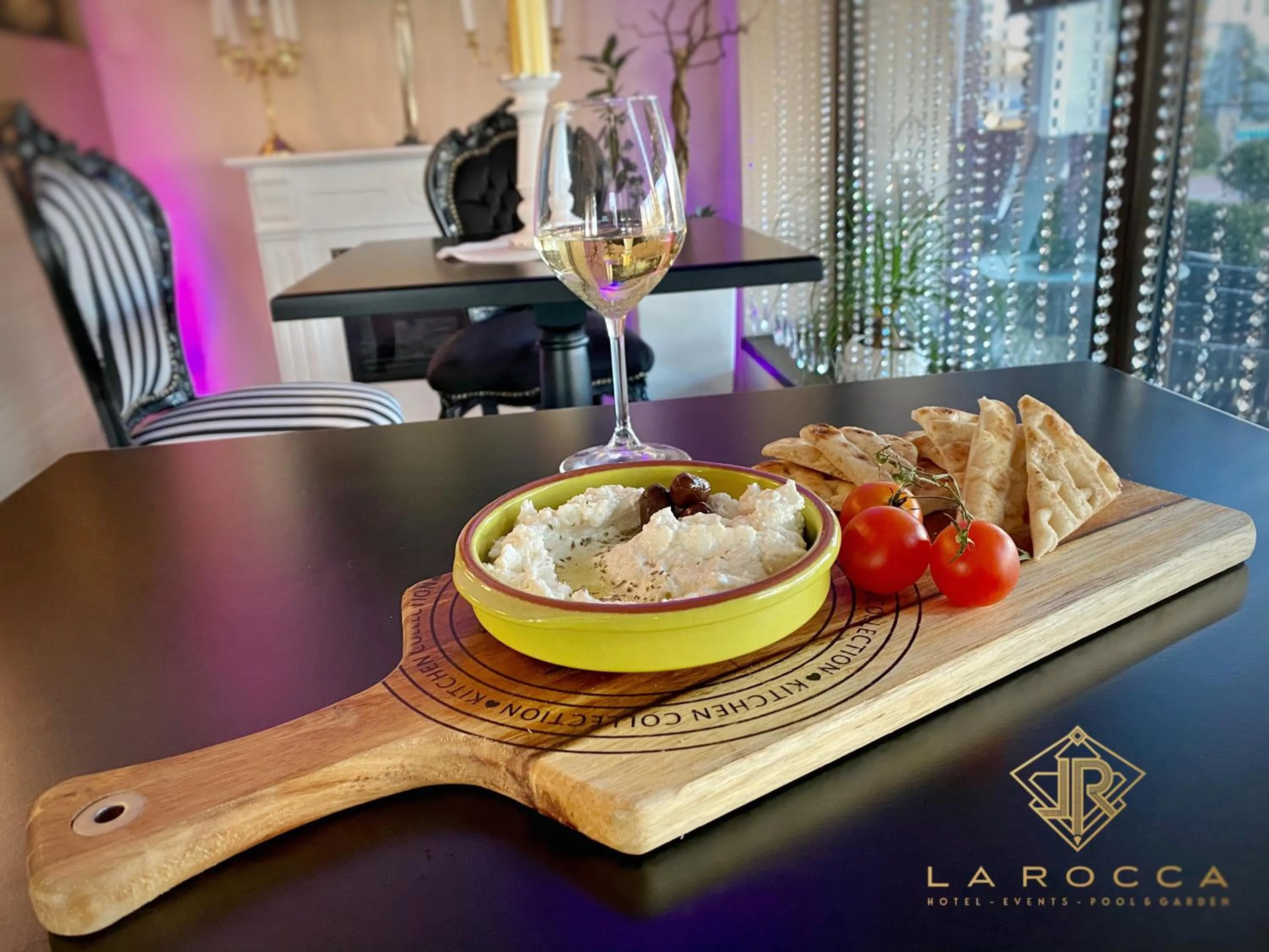 Food and drinks in La Rocca Boutique Hotel