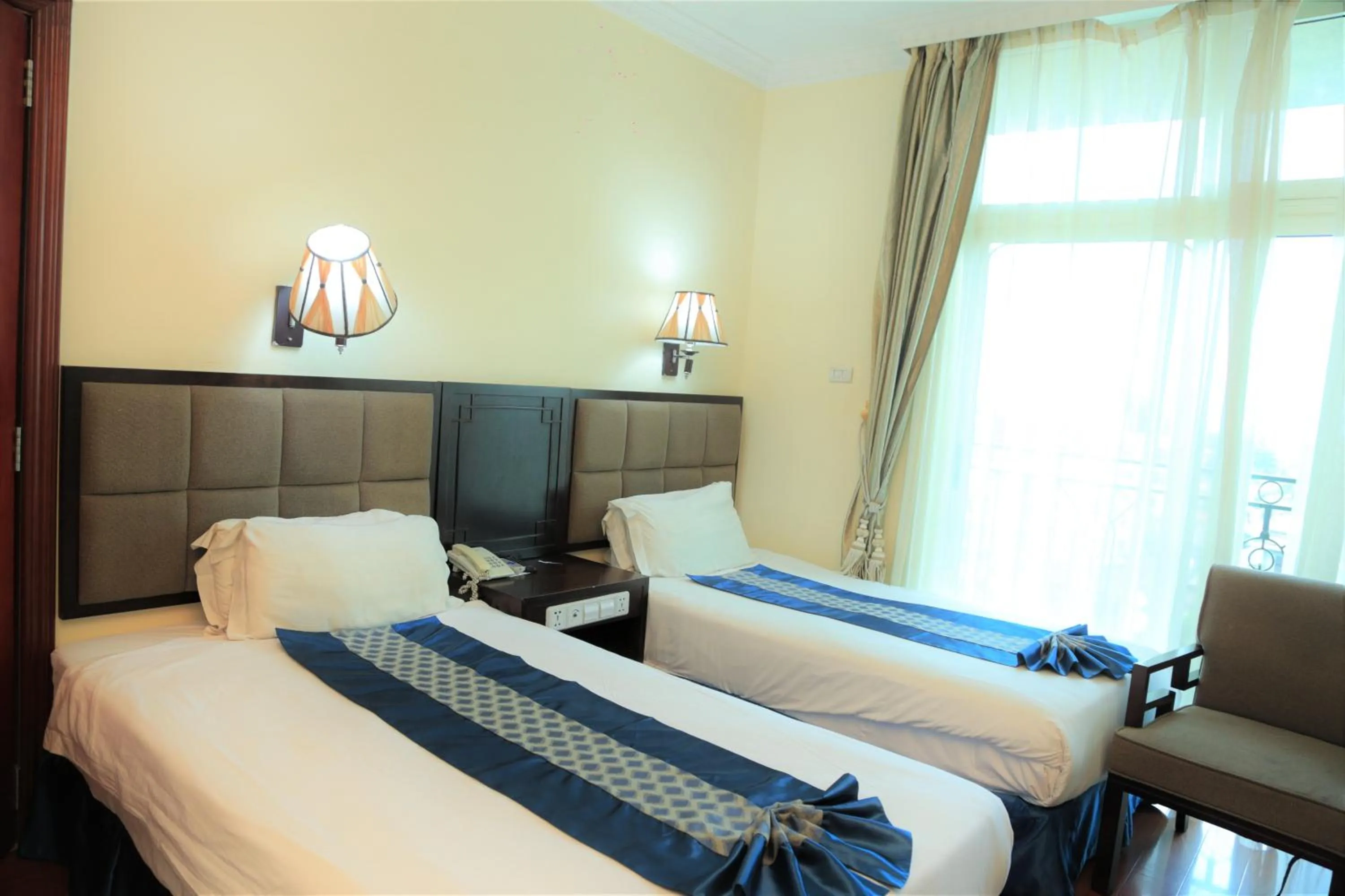 Bedroom, Bed in Blue Birds International Hotel