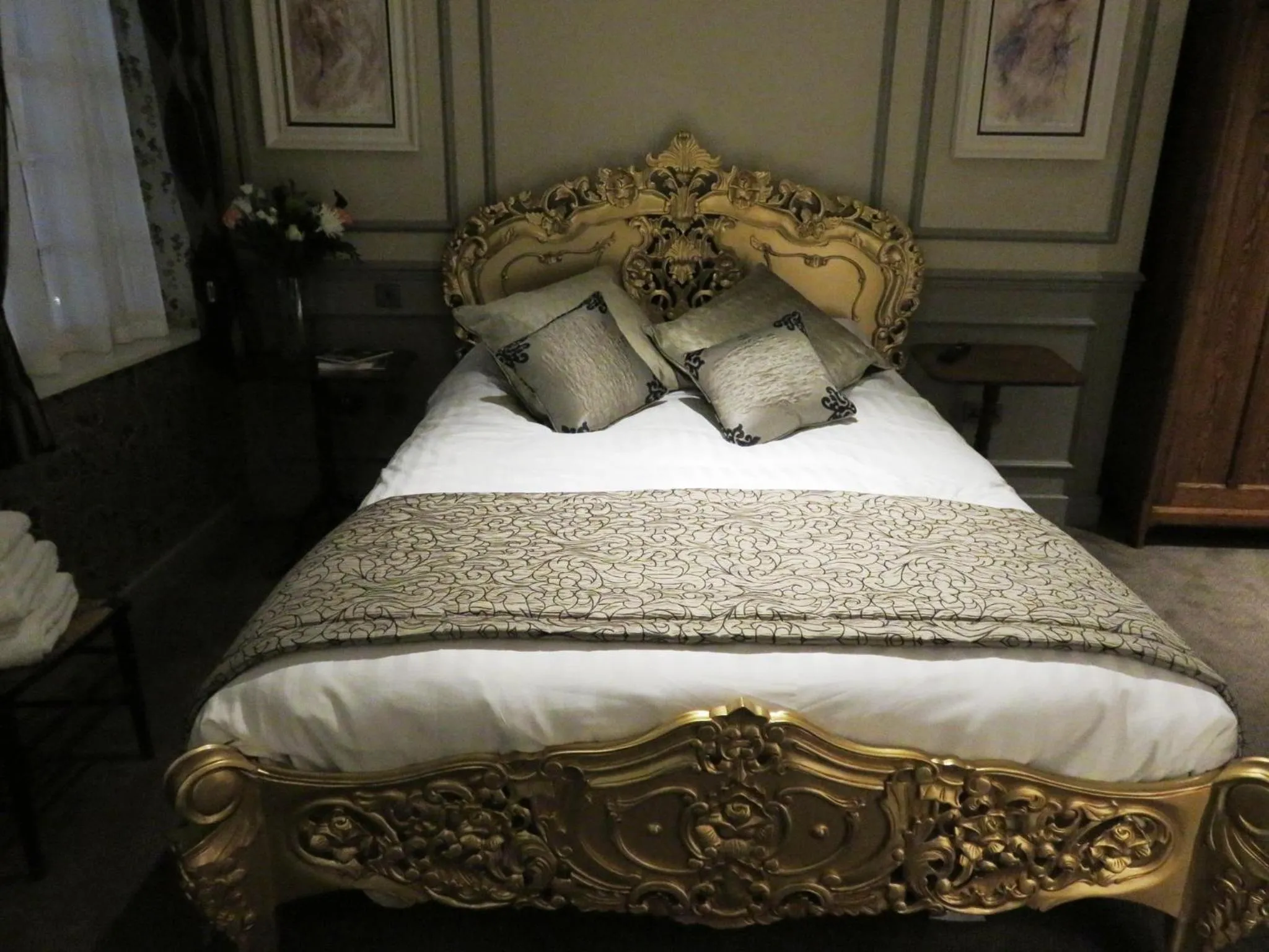 Bedroom, Bed in The Cardinals Hat