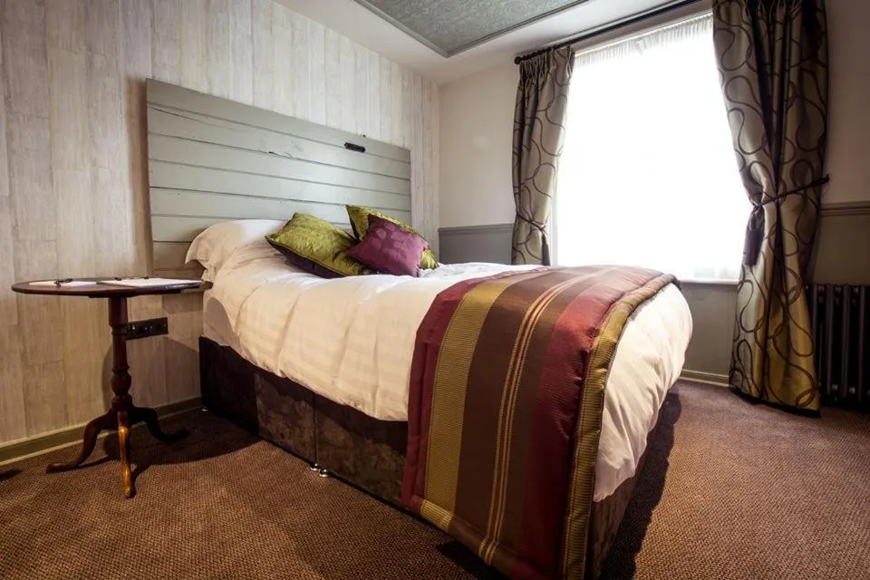 Bedroom, Bed in The Cardinals Hat