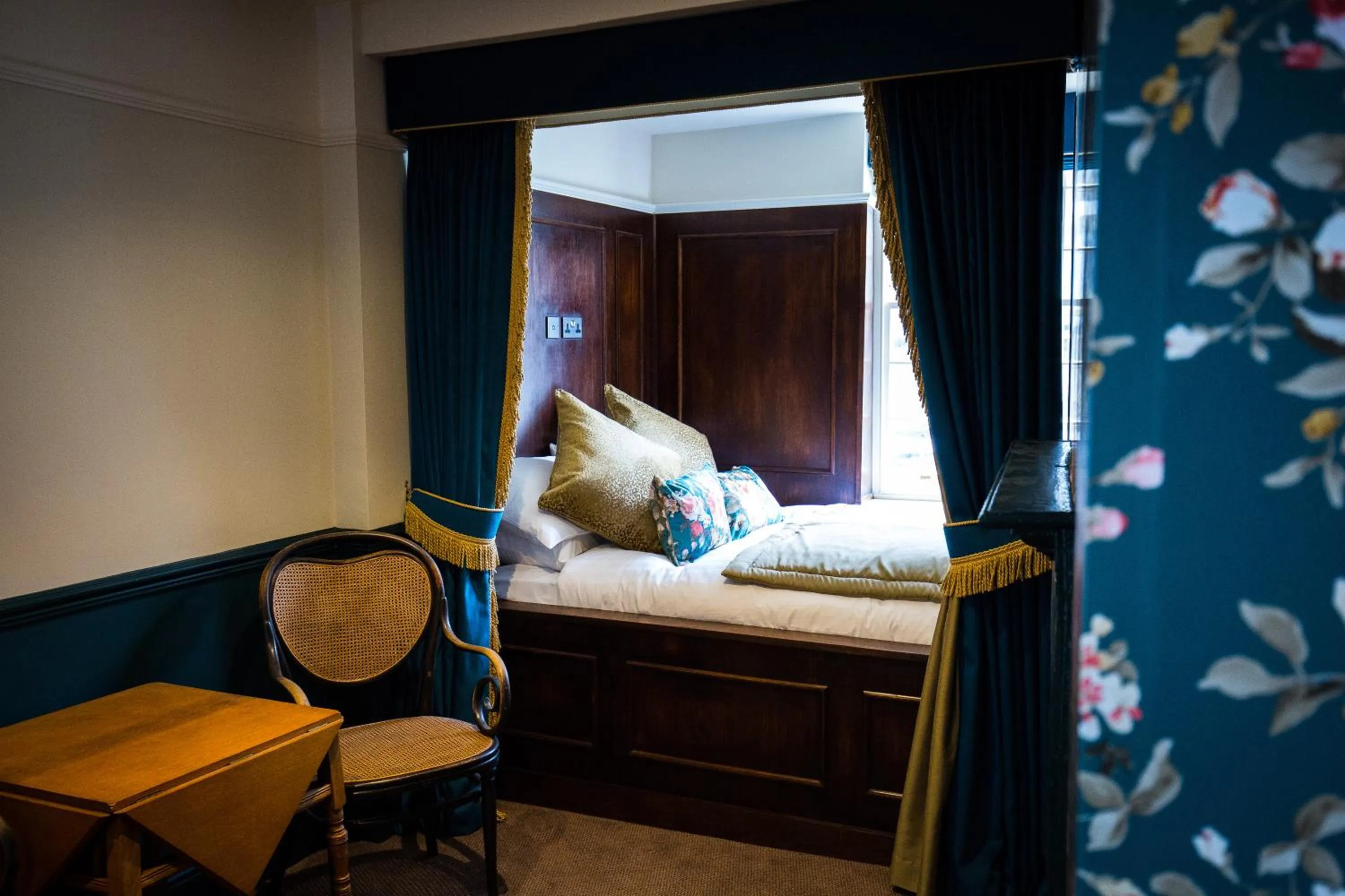 Bed in The Cardinals Hat