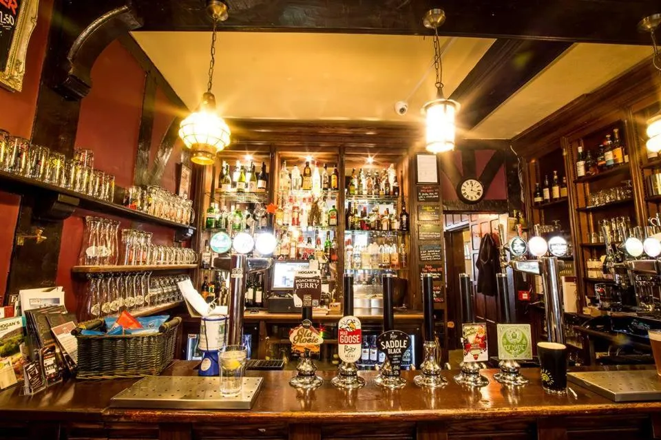 Lounge or bar in The Cardinals Hat