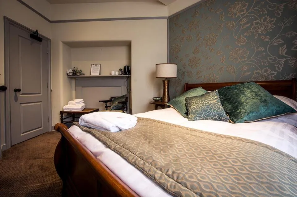 Bedroom, Bed in The Cardinals Hat