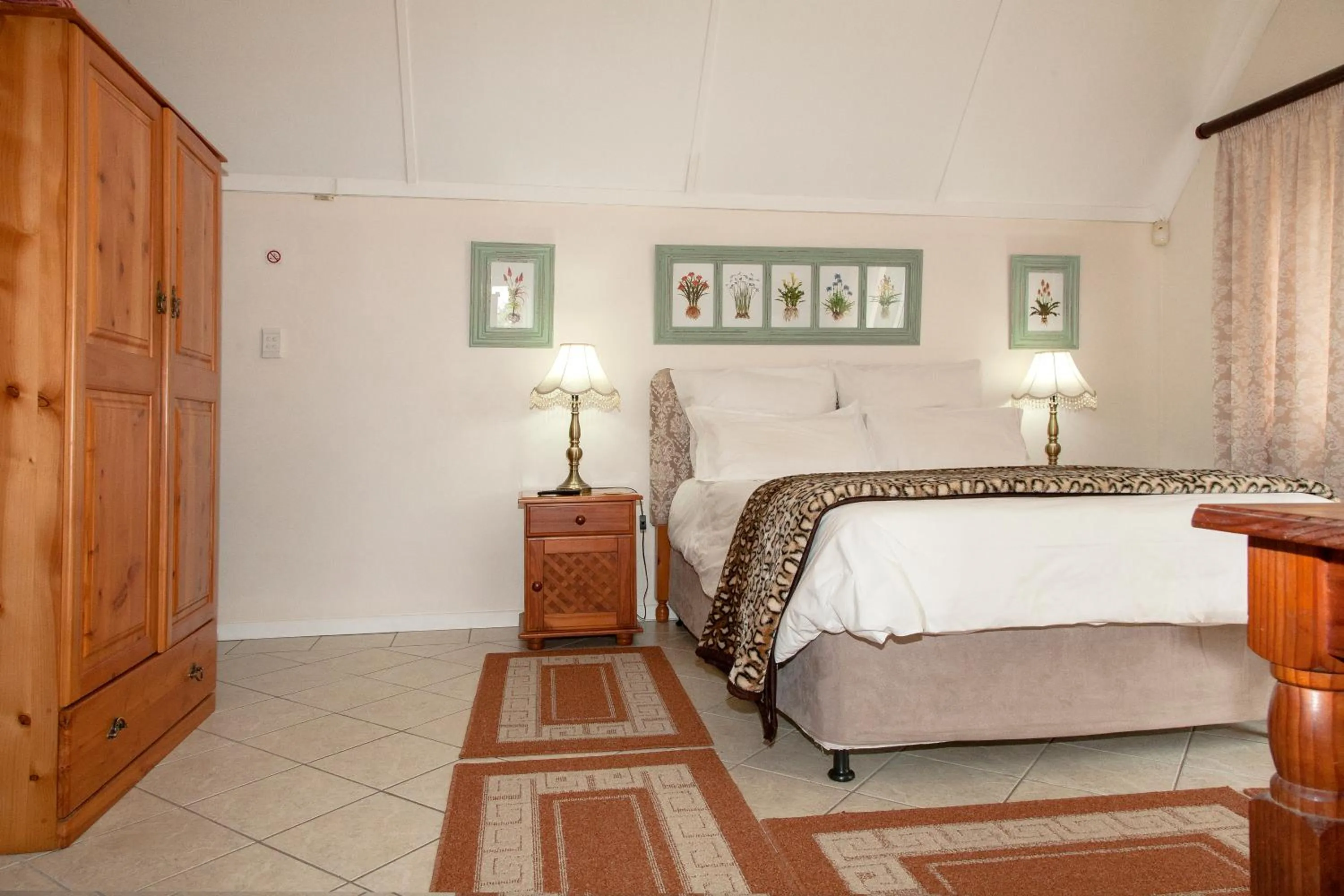 Bedroom, Bed in York House Guest House