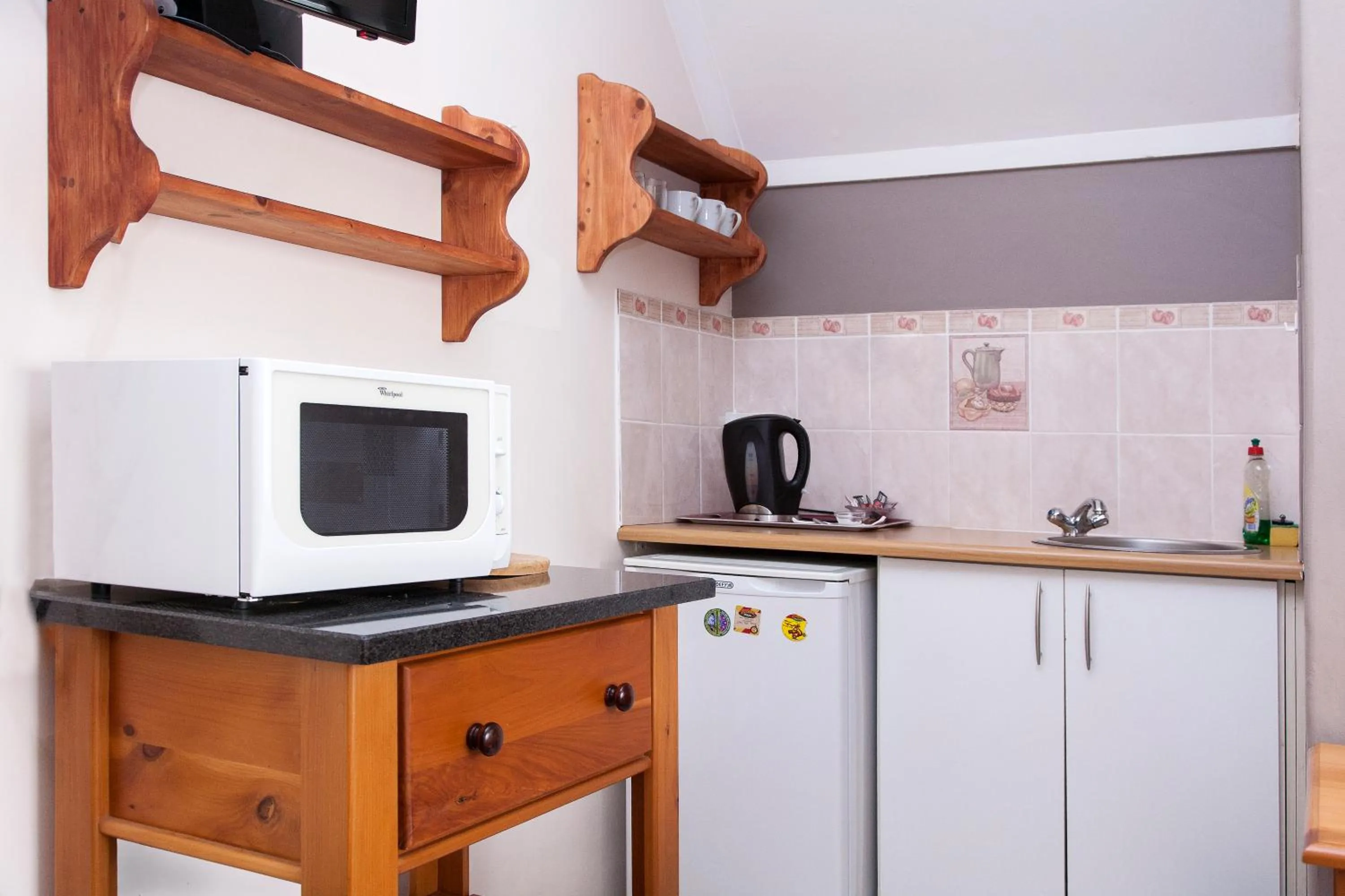 Kitchen or kitchenette in York House Guest House