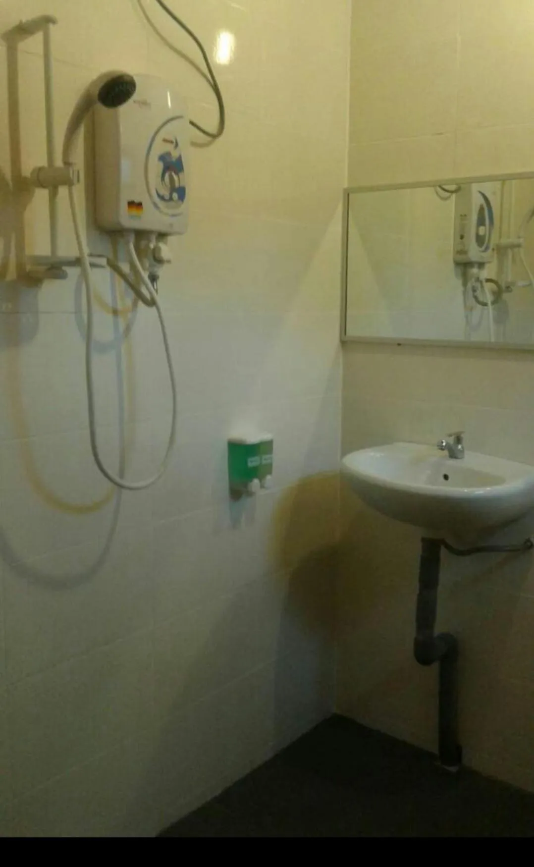 Bathroom in Joe Fisherman Inn