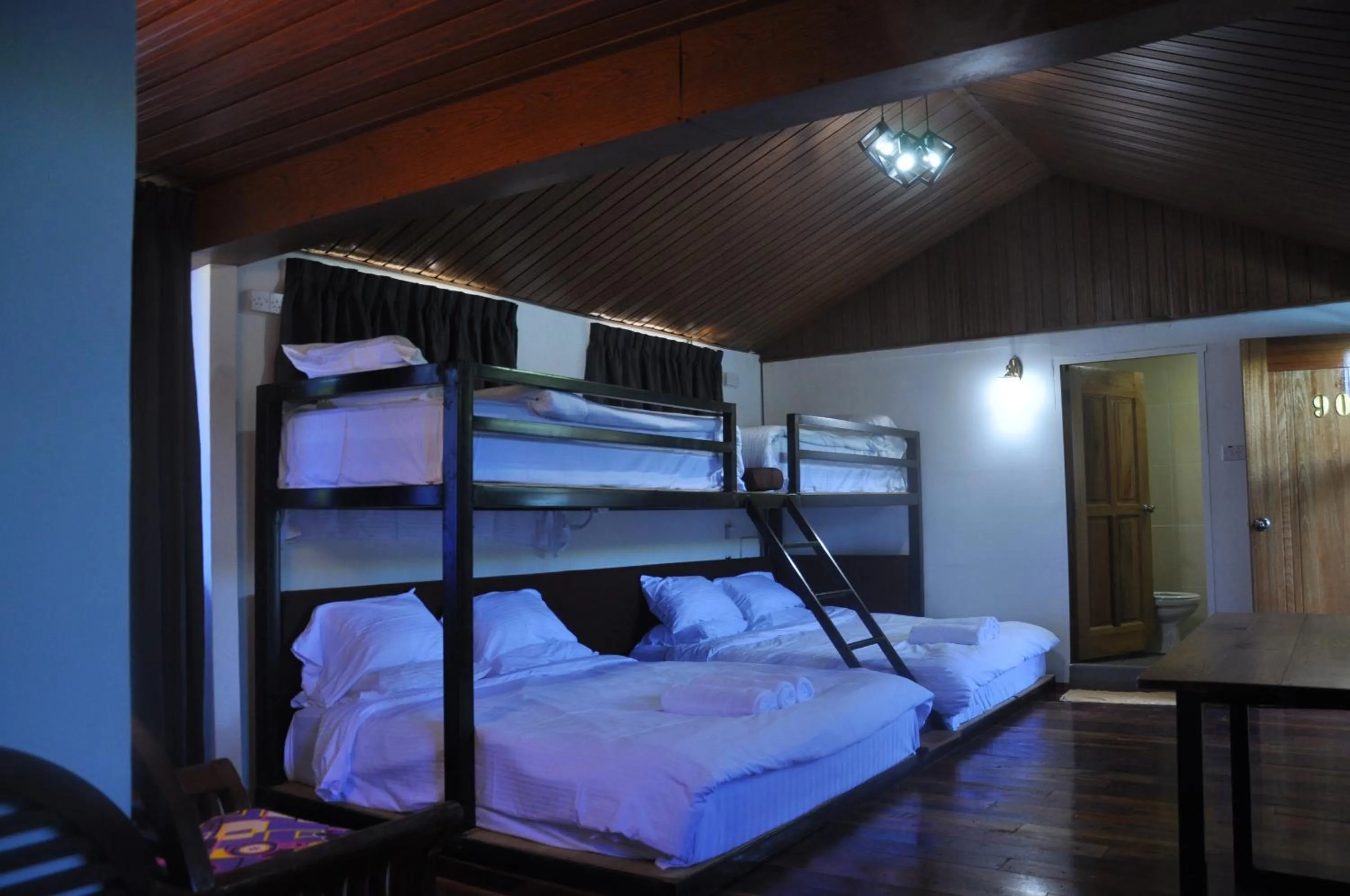 bunk bed, Bed in Joe Fisherman Inn