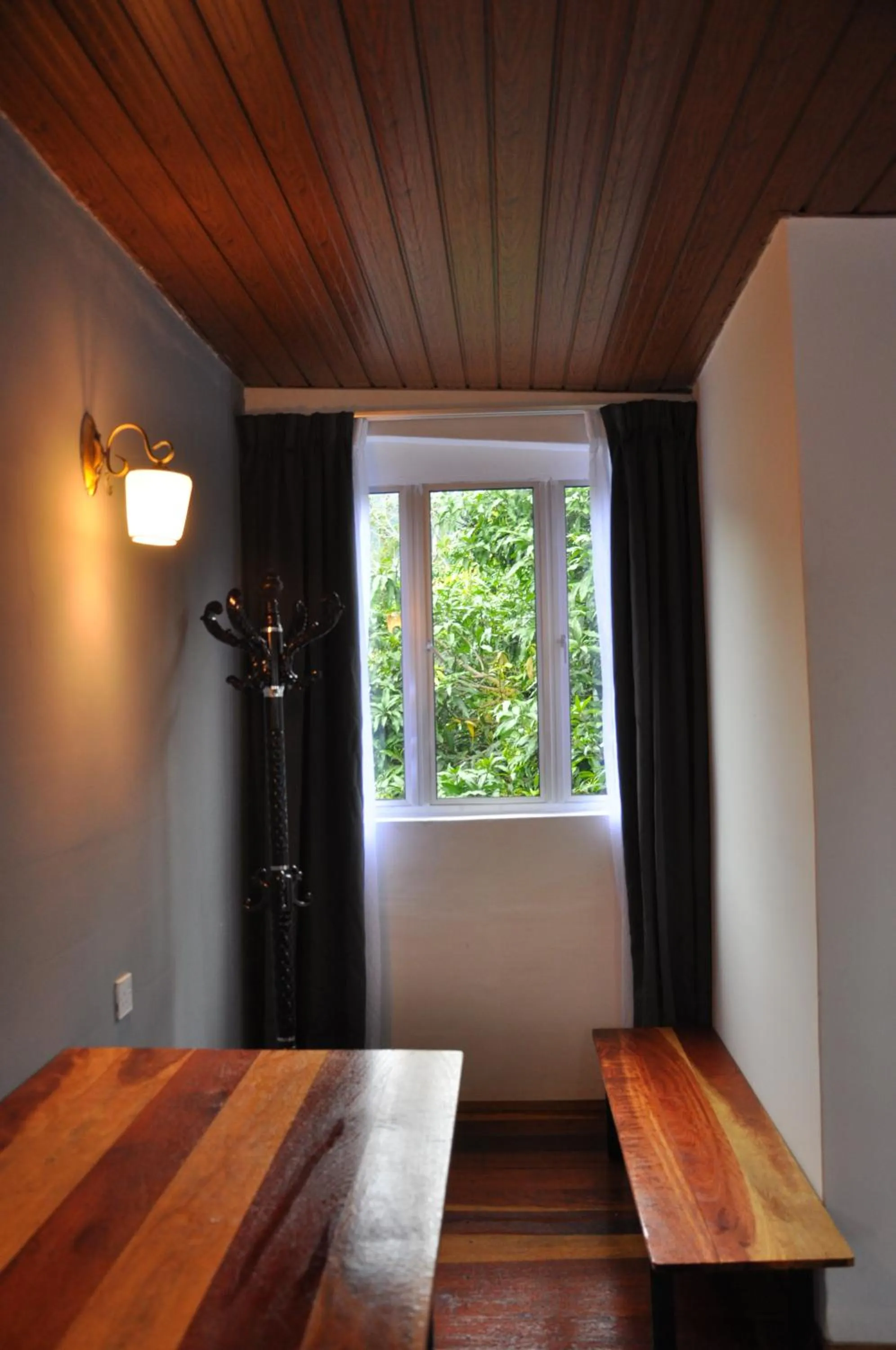 Decorative detail in Joe Fisherman Inn