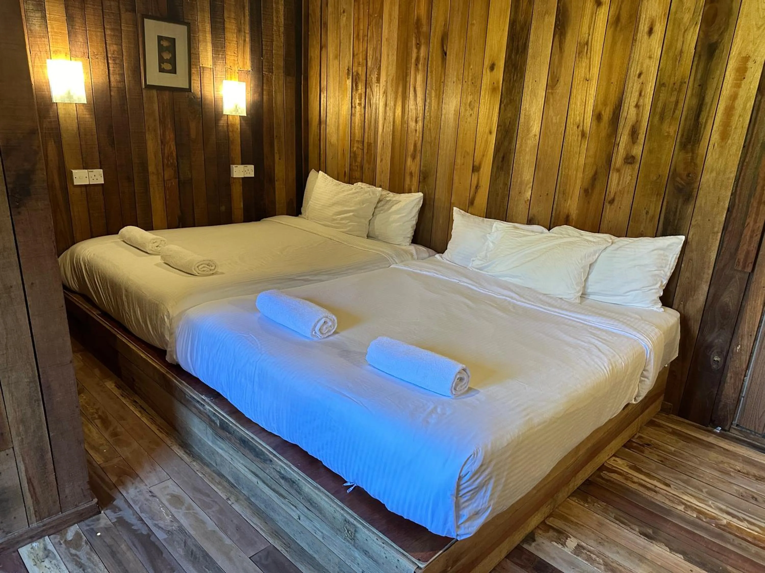 Bed in Joe Fisherman Inn