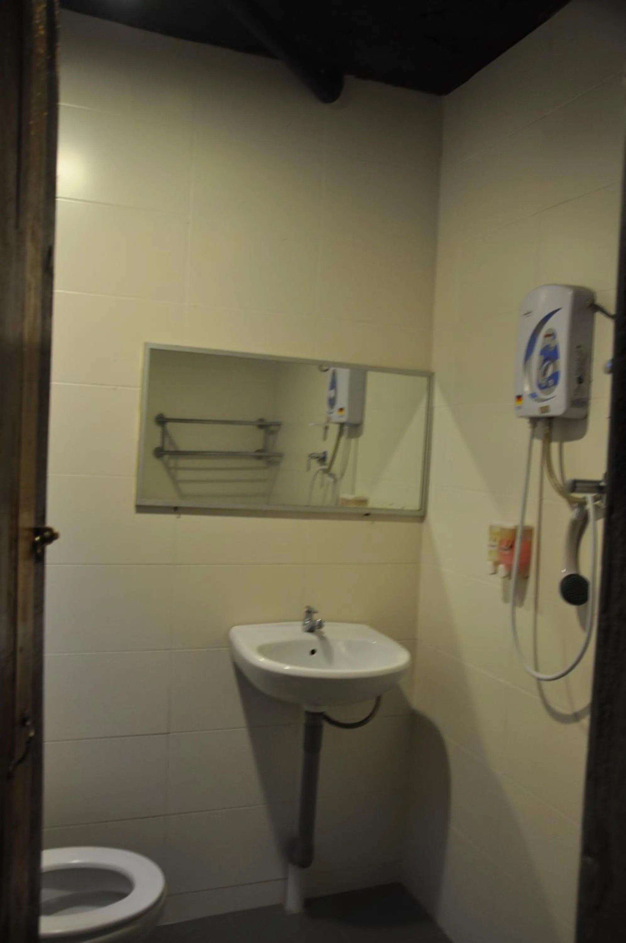 Bathroom in Joe Fisherman Inn