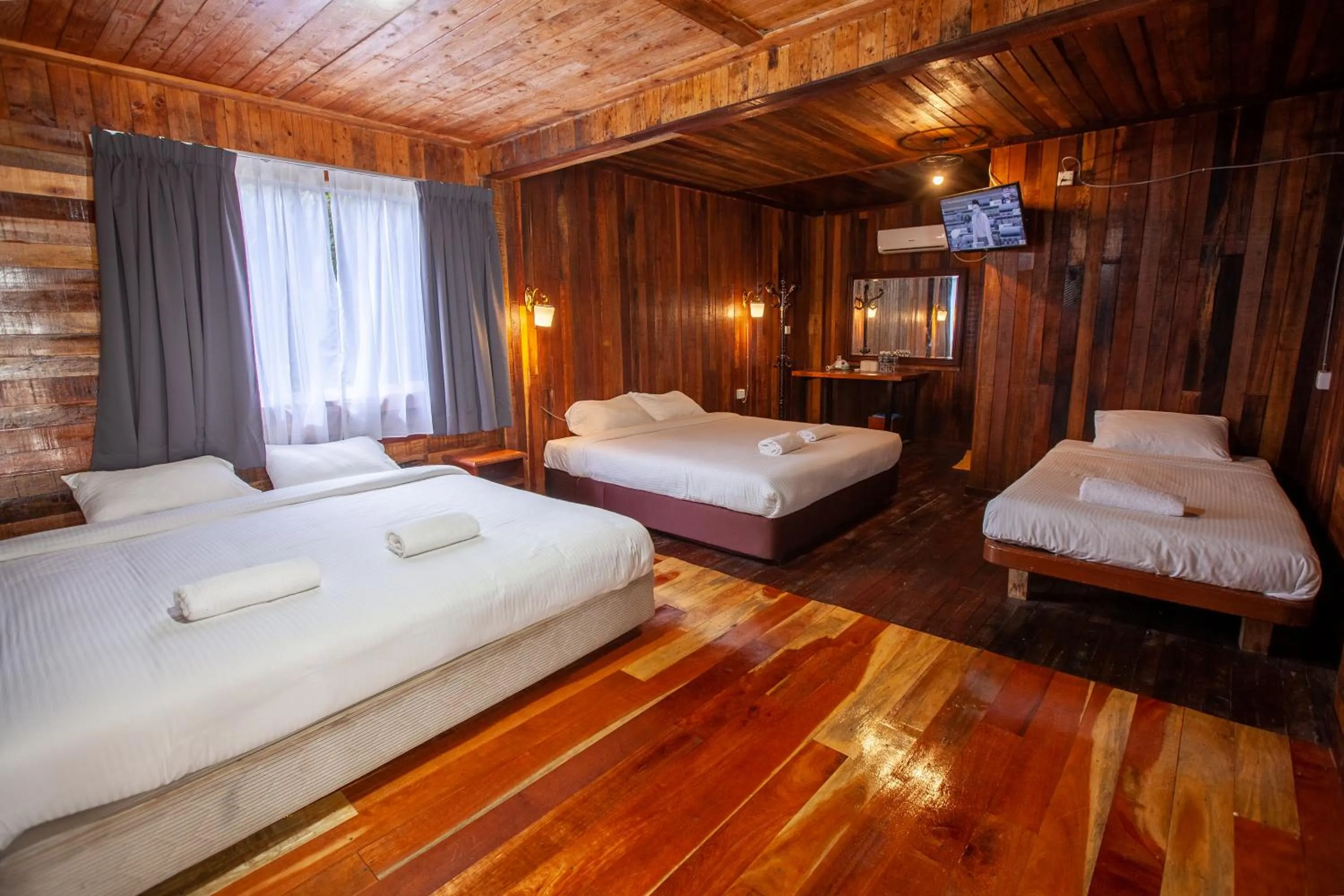 Photo of the whole room, Bed in Joe Fisherman Inn