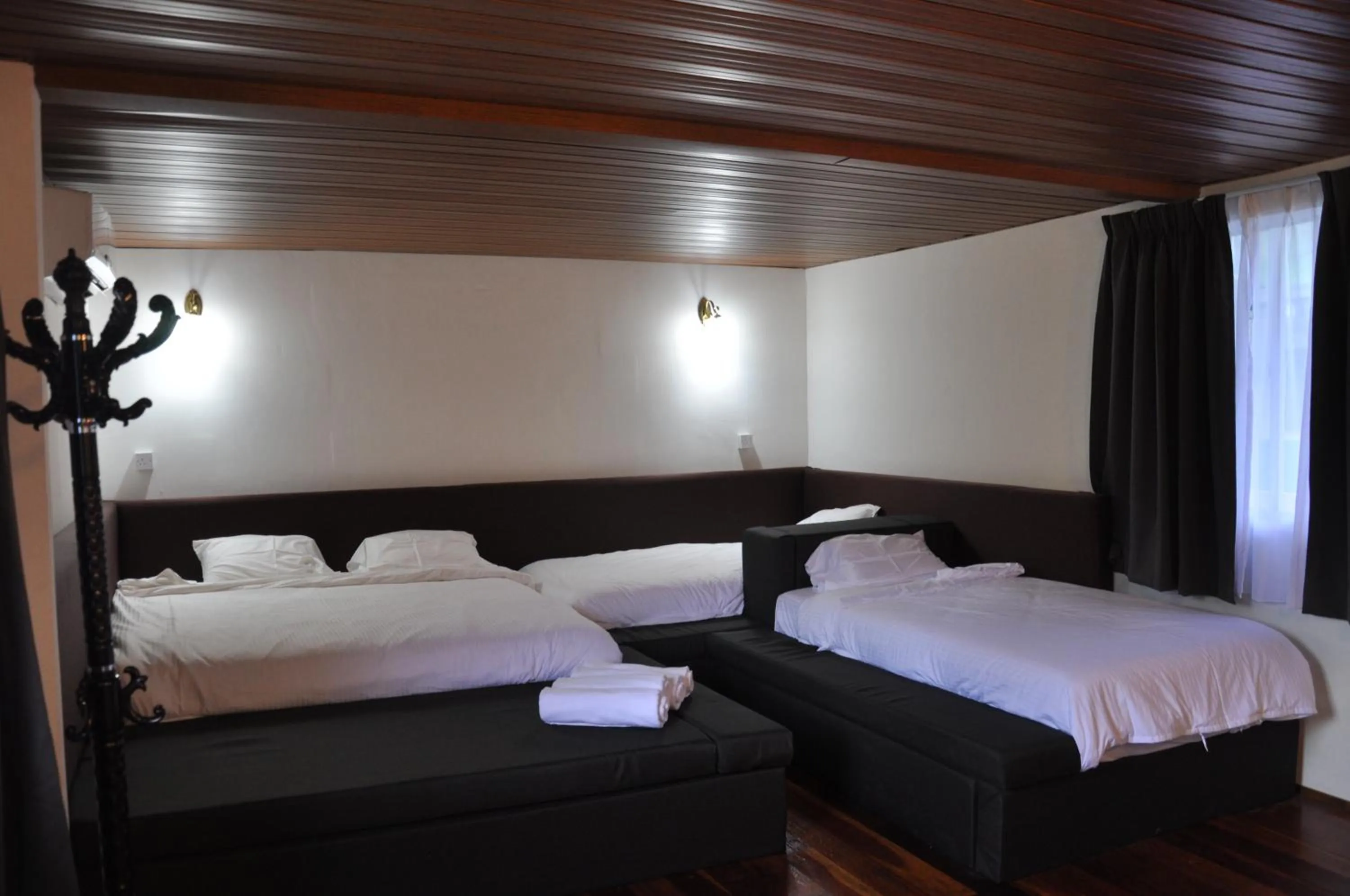 Photo of the whole room, Bed in Joe Fisherman Inn