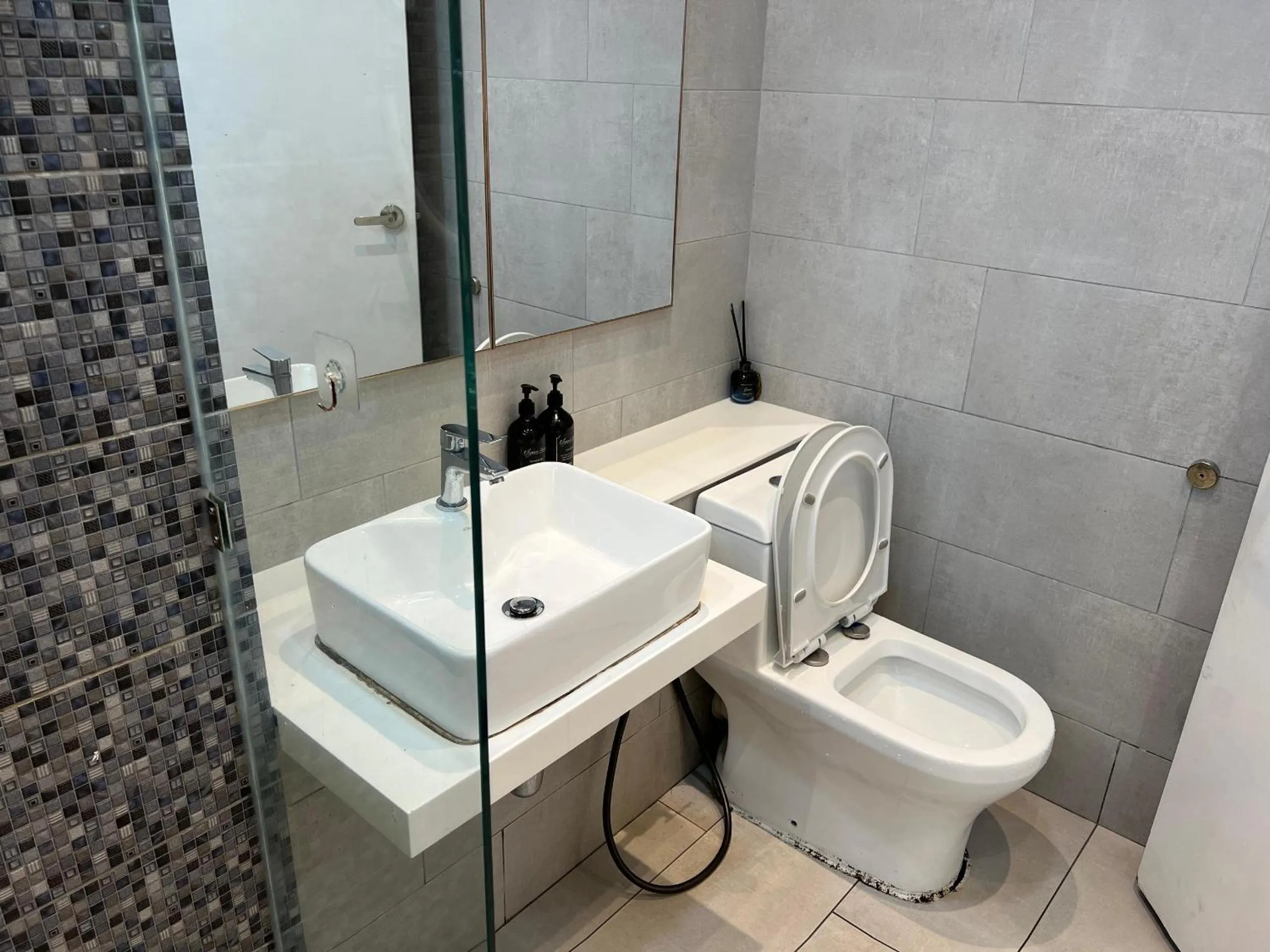 Shower in The Shore Kota Kinabalu