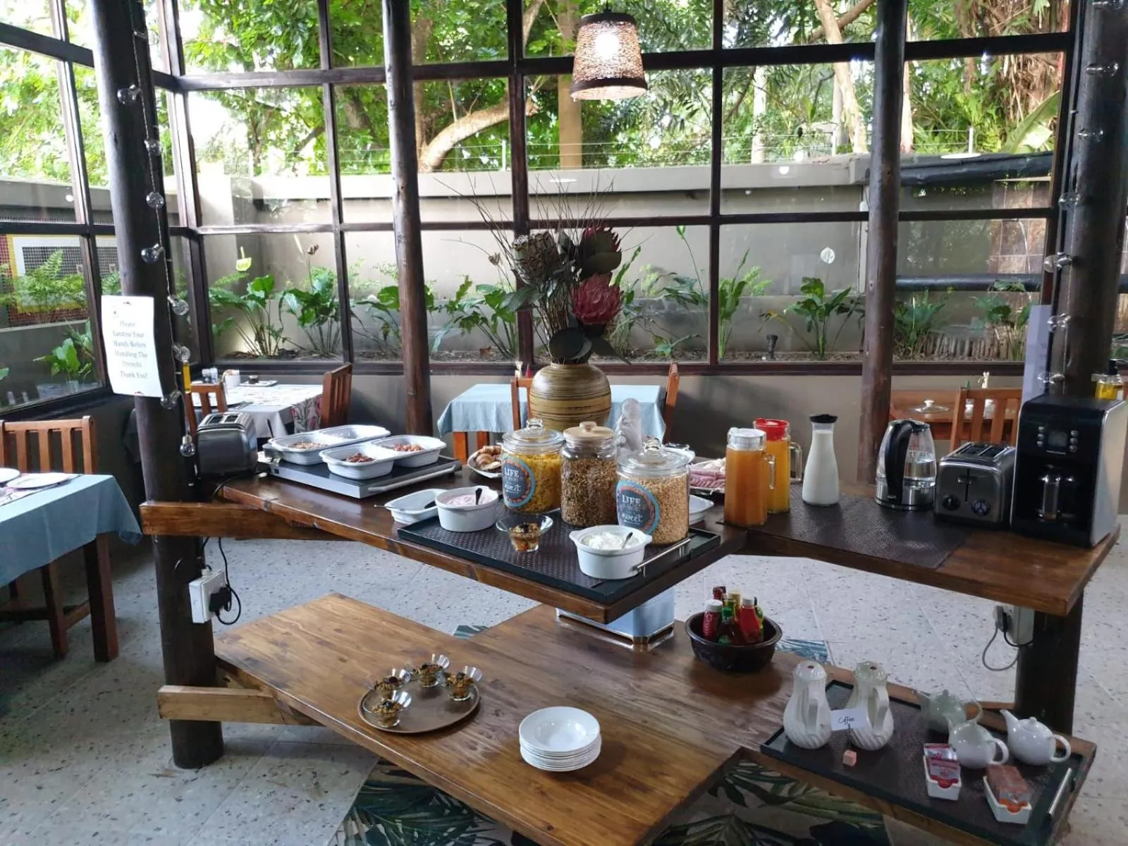 Food and drinks in Umlilo Guest House