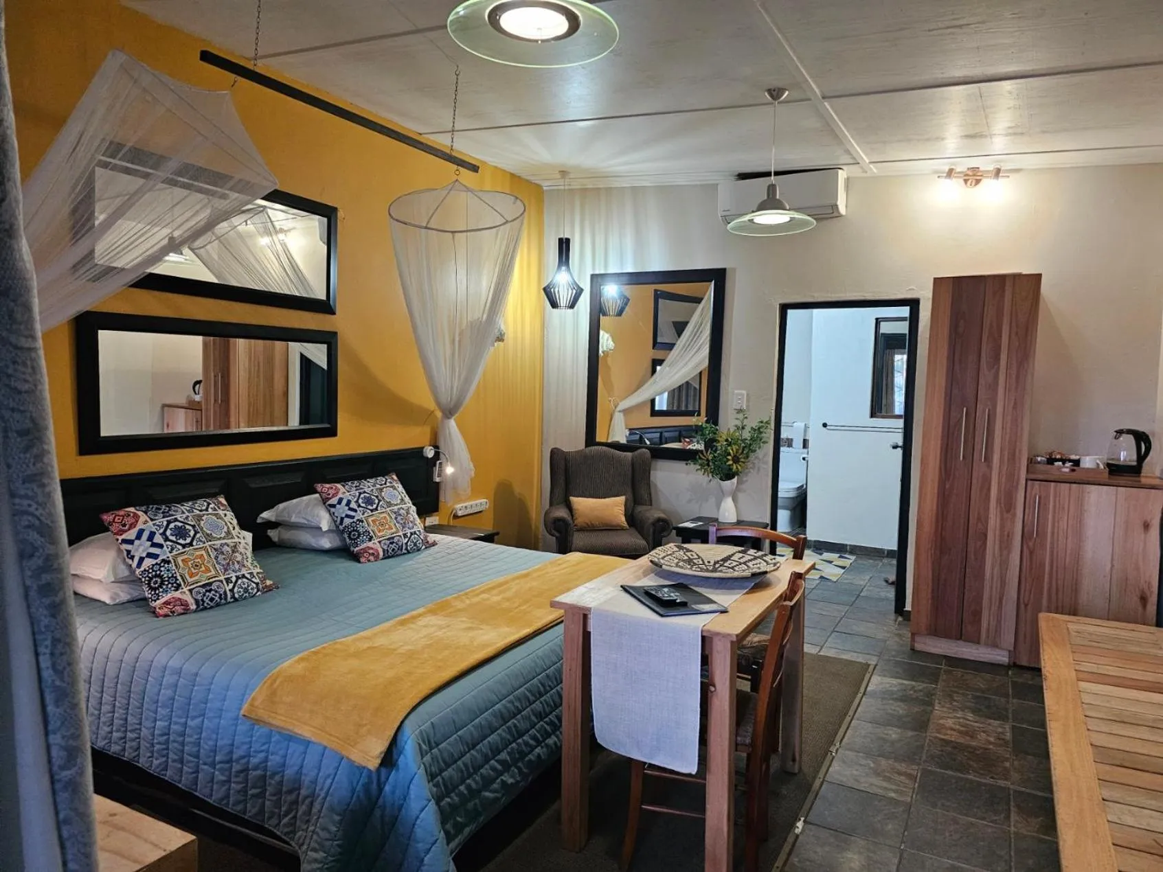 Bedroom, Bed in Umlilo Guest House