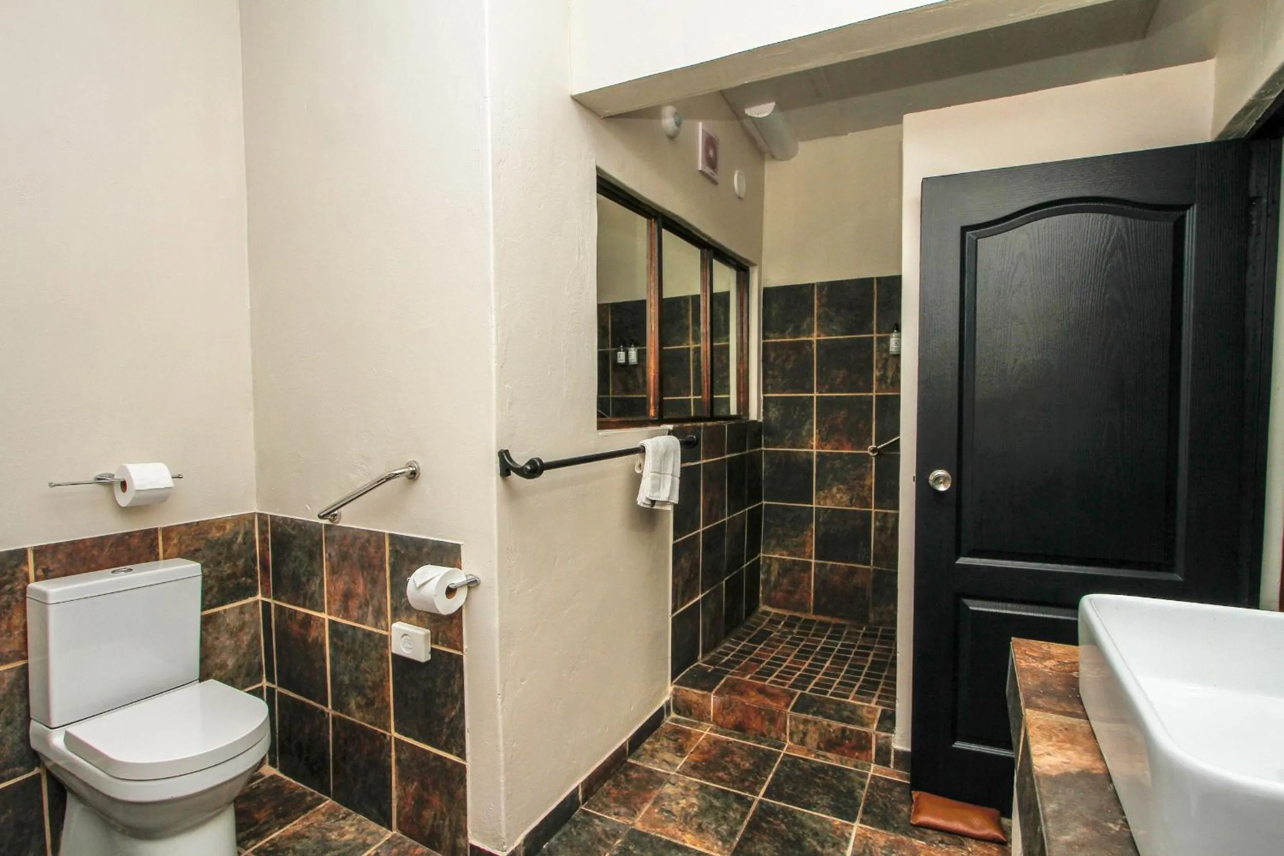 Bathroom in Umlilo Guest House