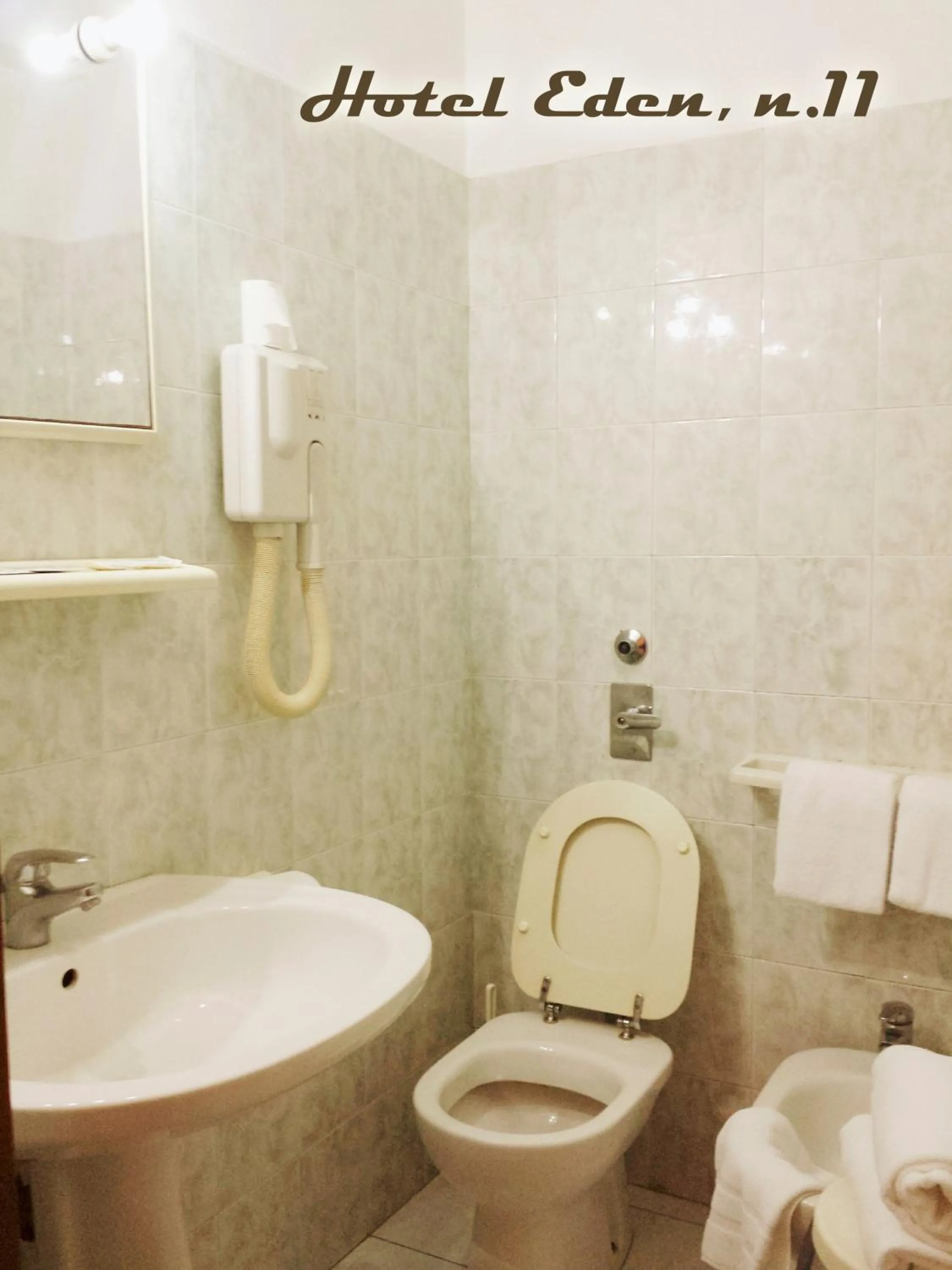 Toilet in Hotel Eden