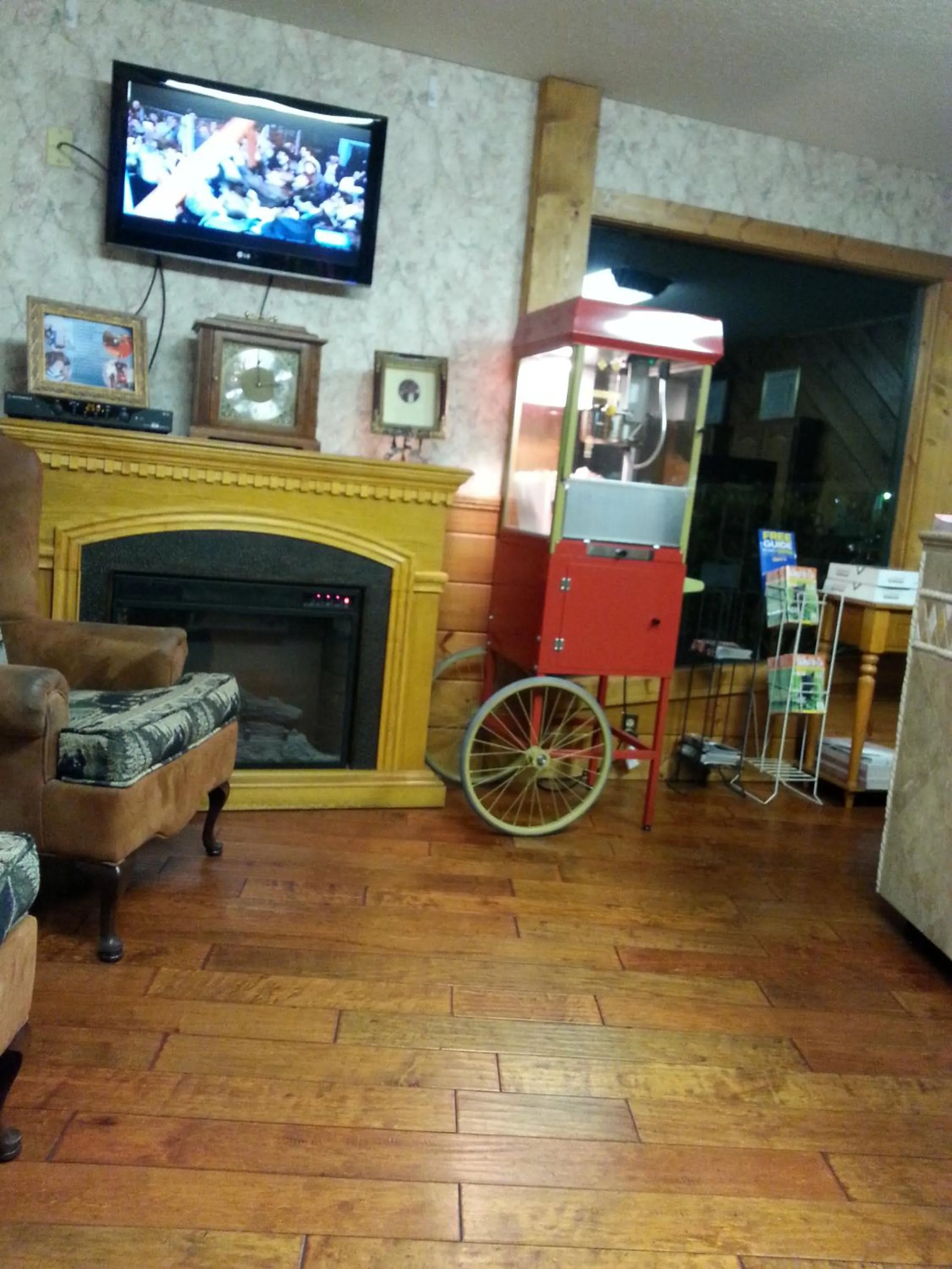 Decorative detail in Mountain Breeze Motel