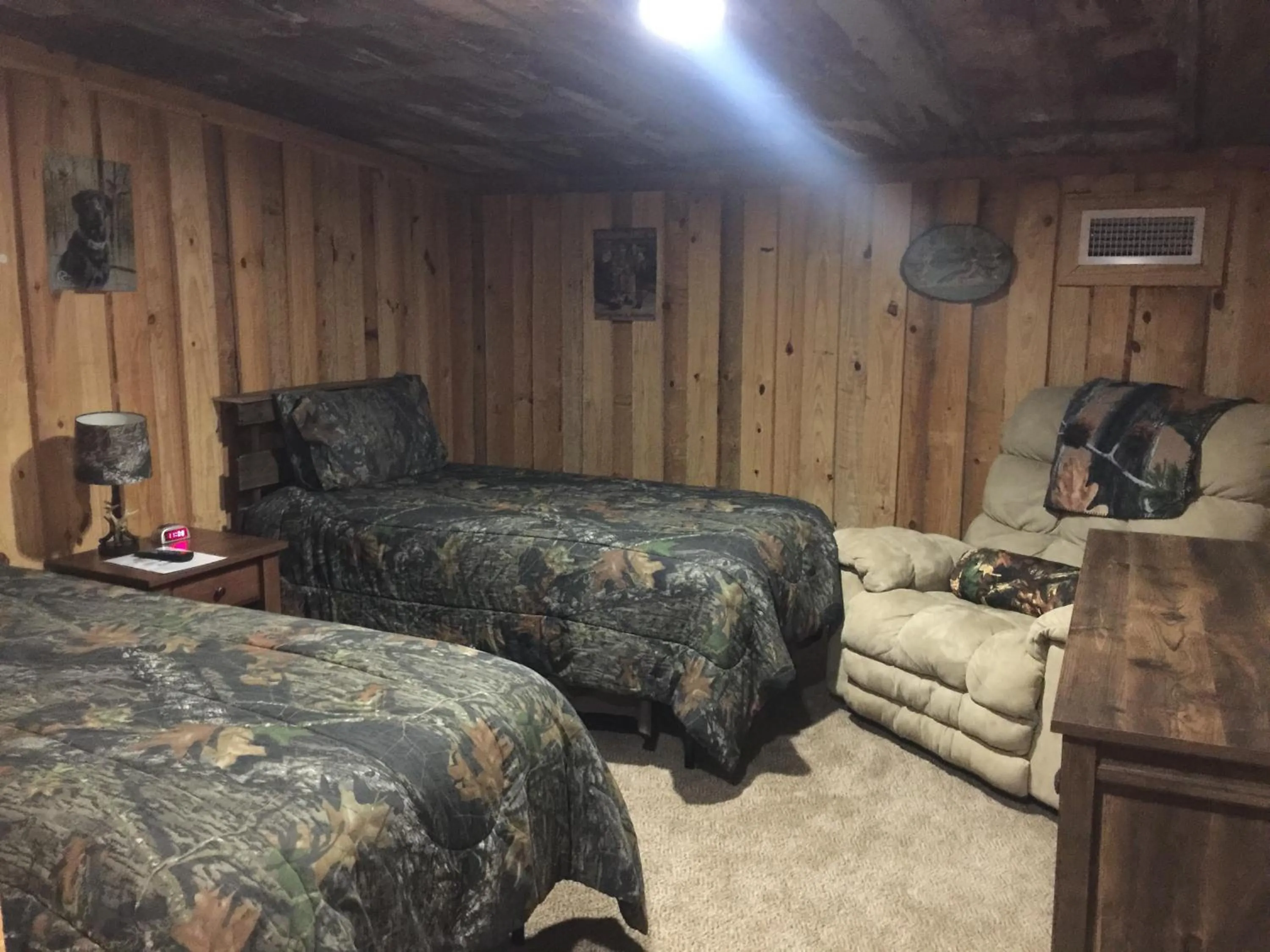 Bed in Red Fern Plantation Lodge