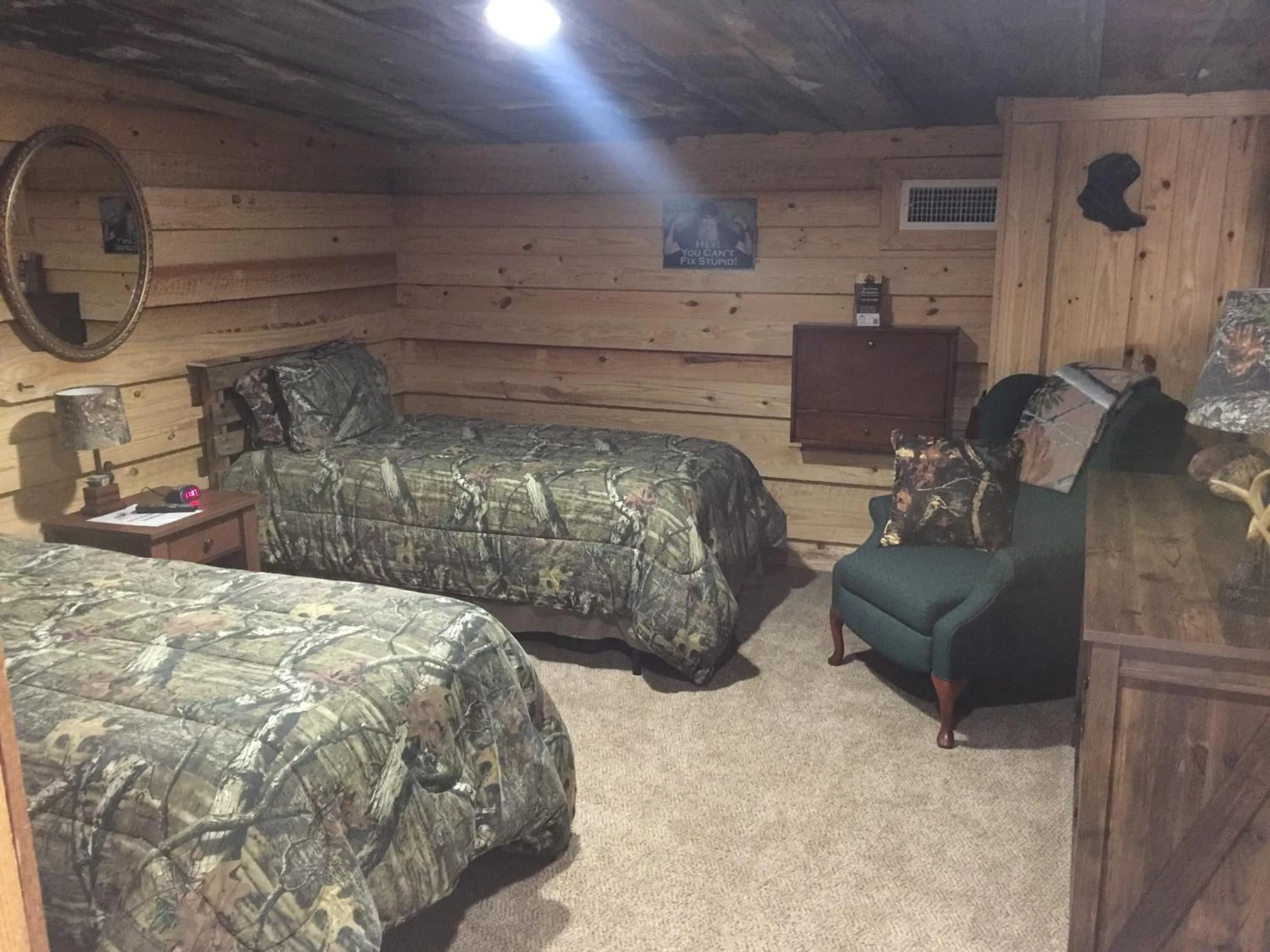 Bed in Red Fern Plantation Lodge