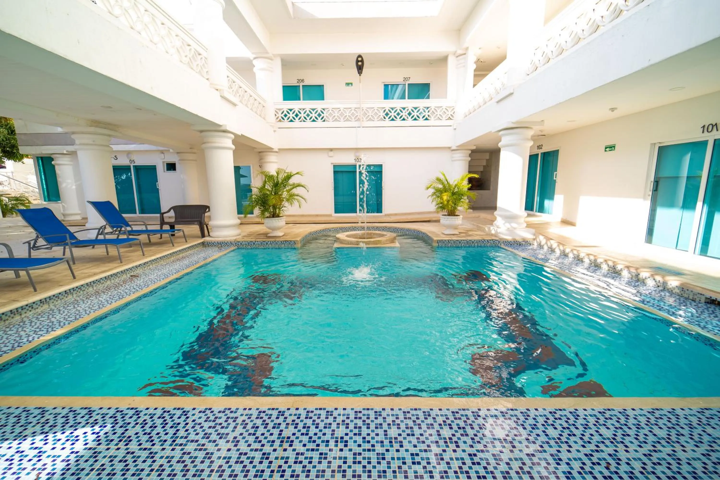 Swimming pool in Hotel Santorini Casablanca Resort