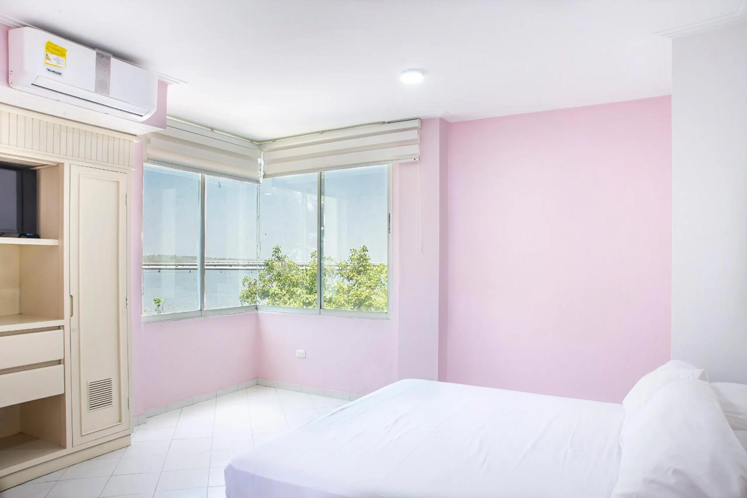 Bedroom, Bed in Hotel Santorini Casablanca Resort