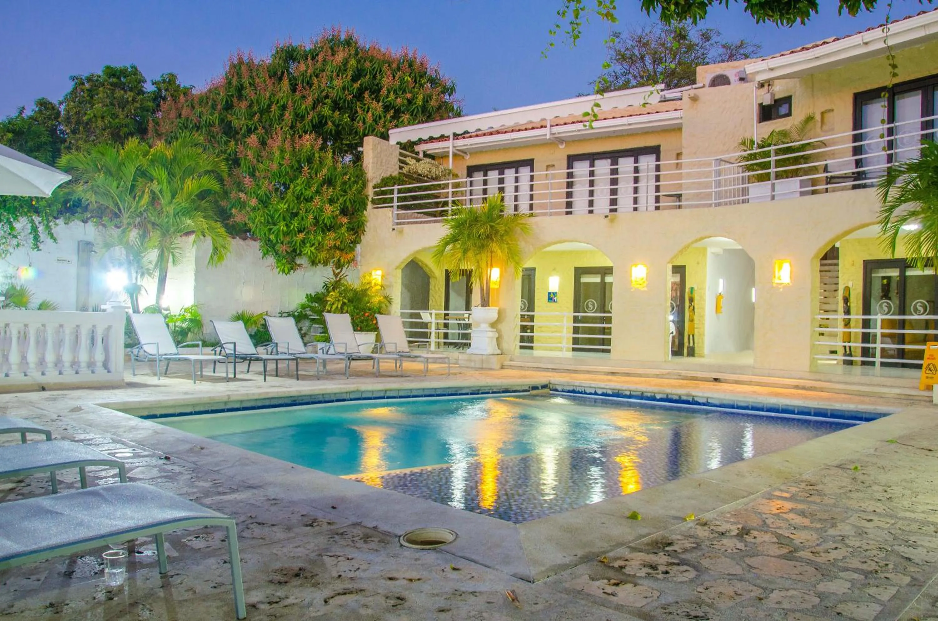 Swimming pool in Hotel Santorini Casablanca Resort