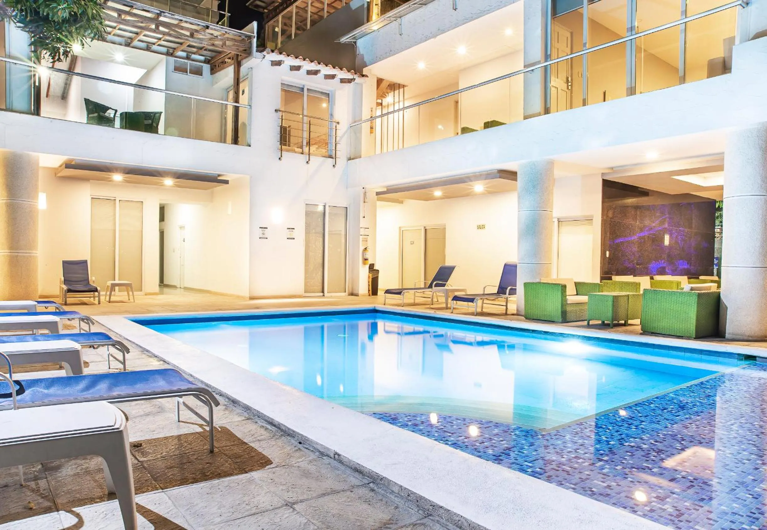 Swimming pool in Hotel Santorini Casablanca Resort