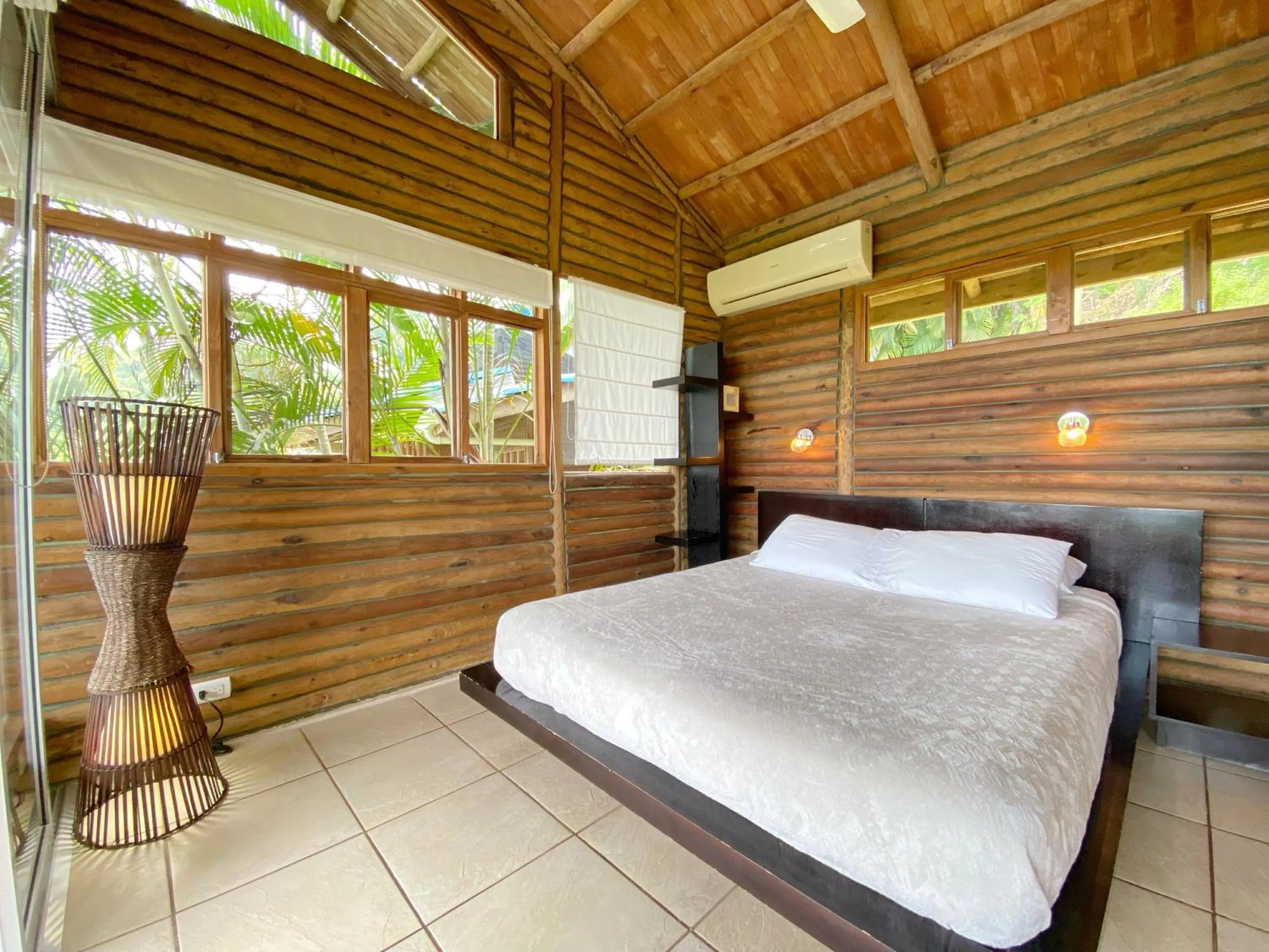 Bed in Horizon Hotel & Yoga center
