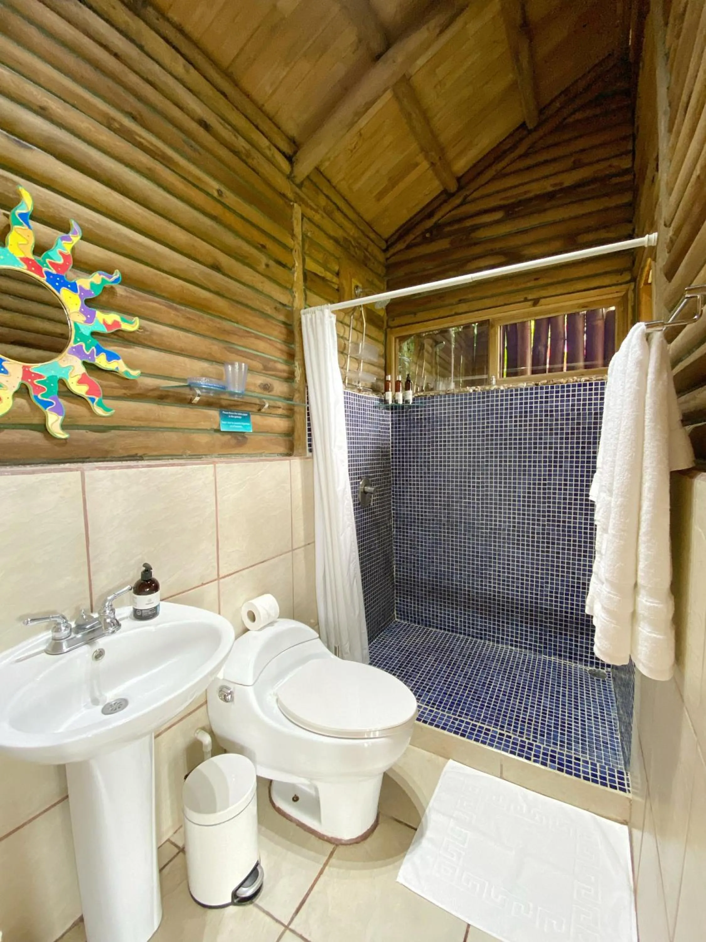 Bathroom in Horizon Hotel & Yoga center