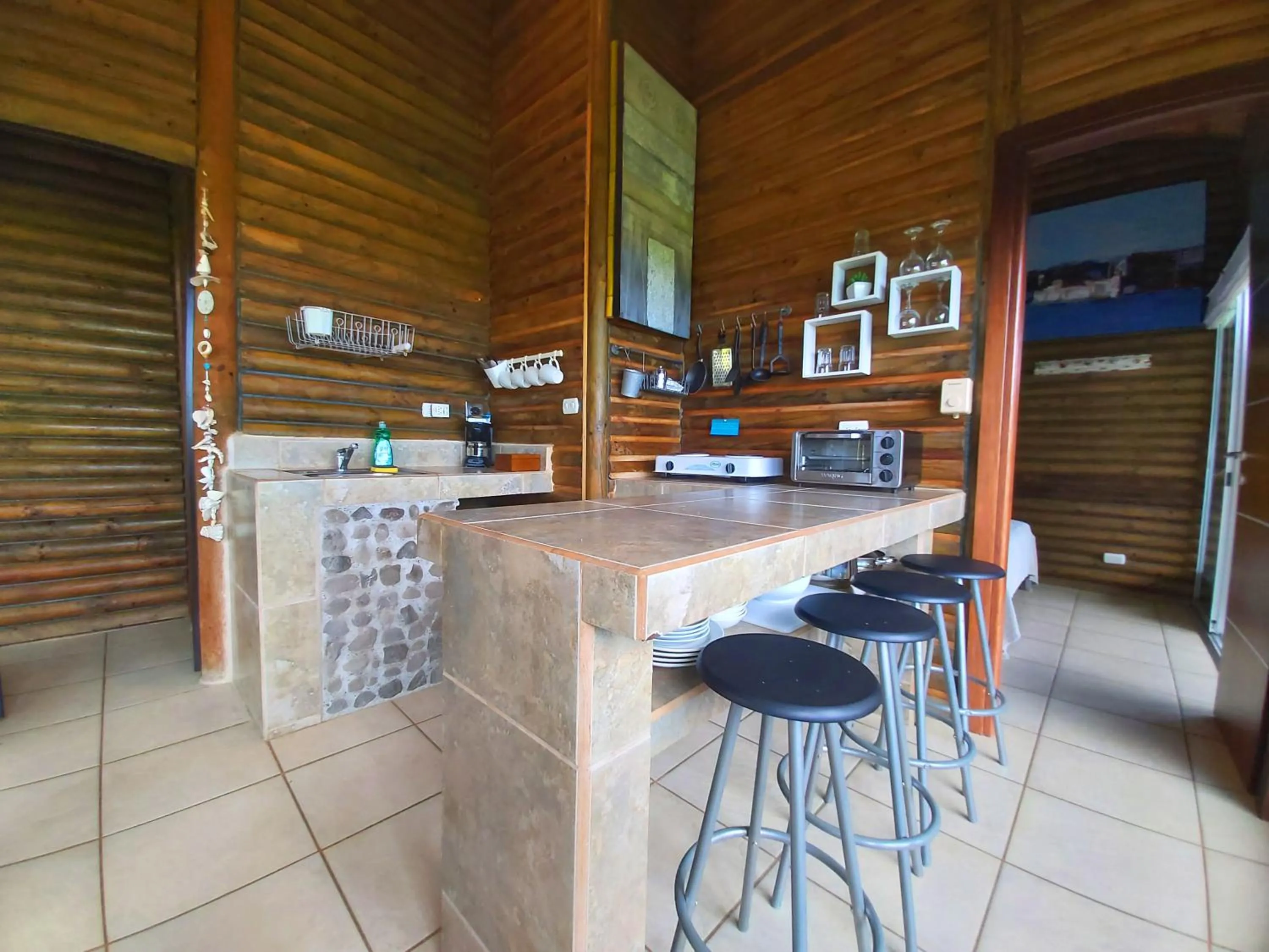 Kitchen or kitchenette in Horizon Hotel & Yoga center
