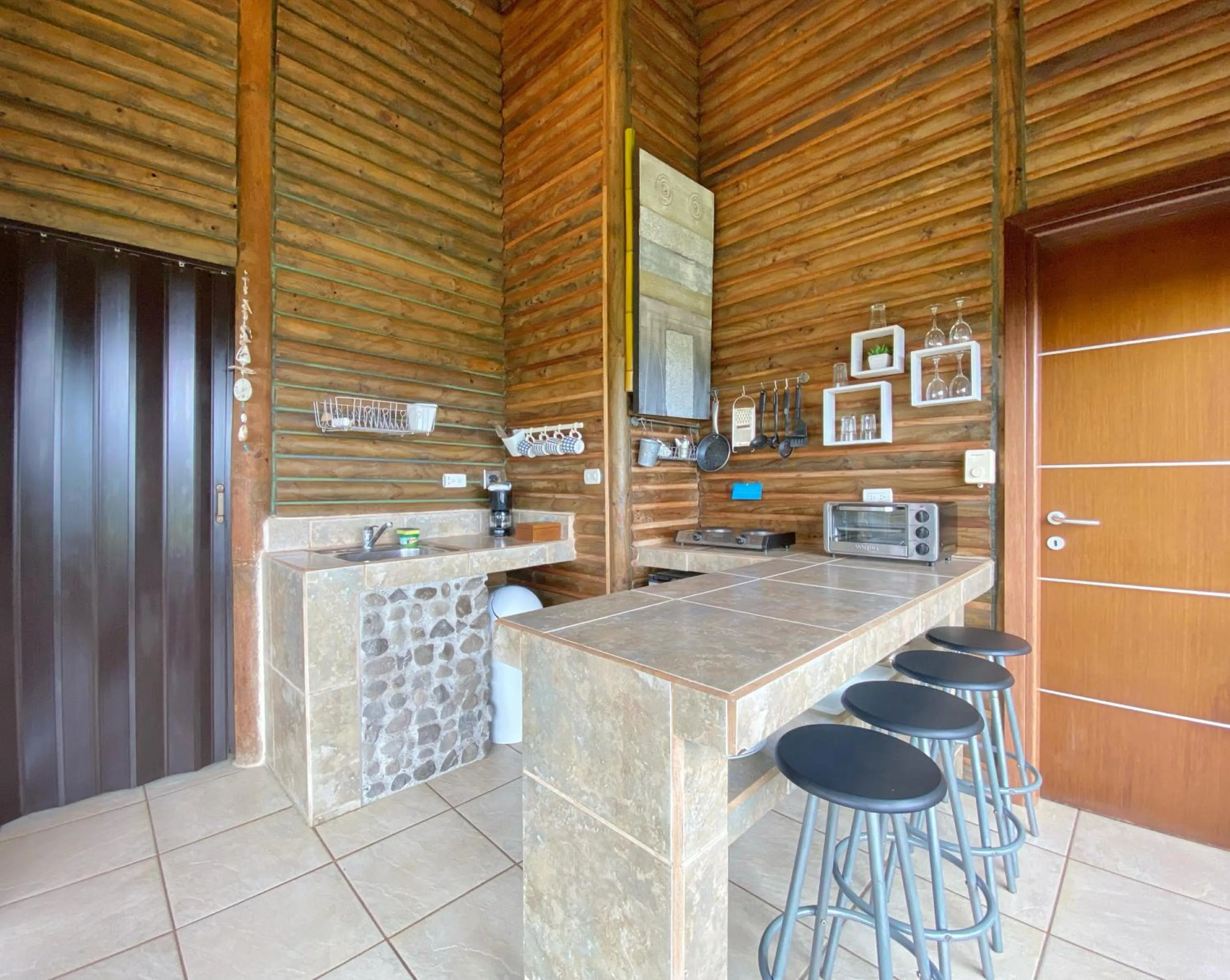 Kitchen or kitchenette in Horizon Hotel & Yoga center