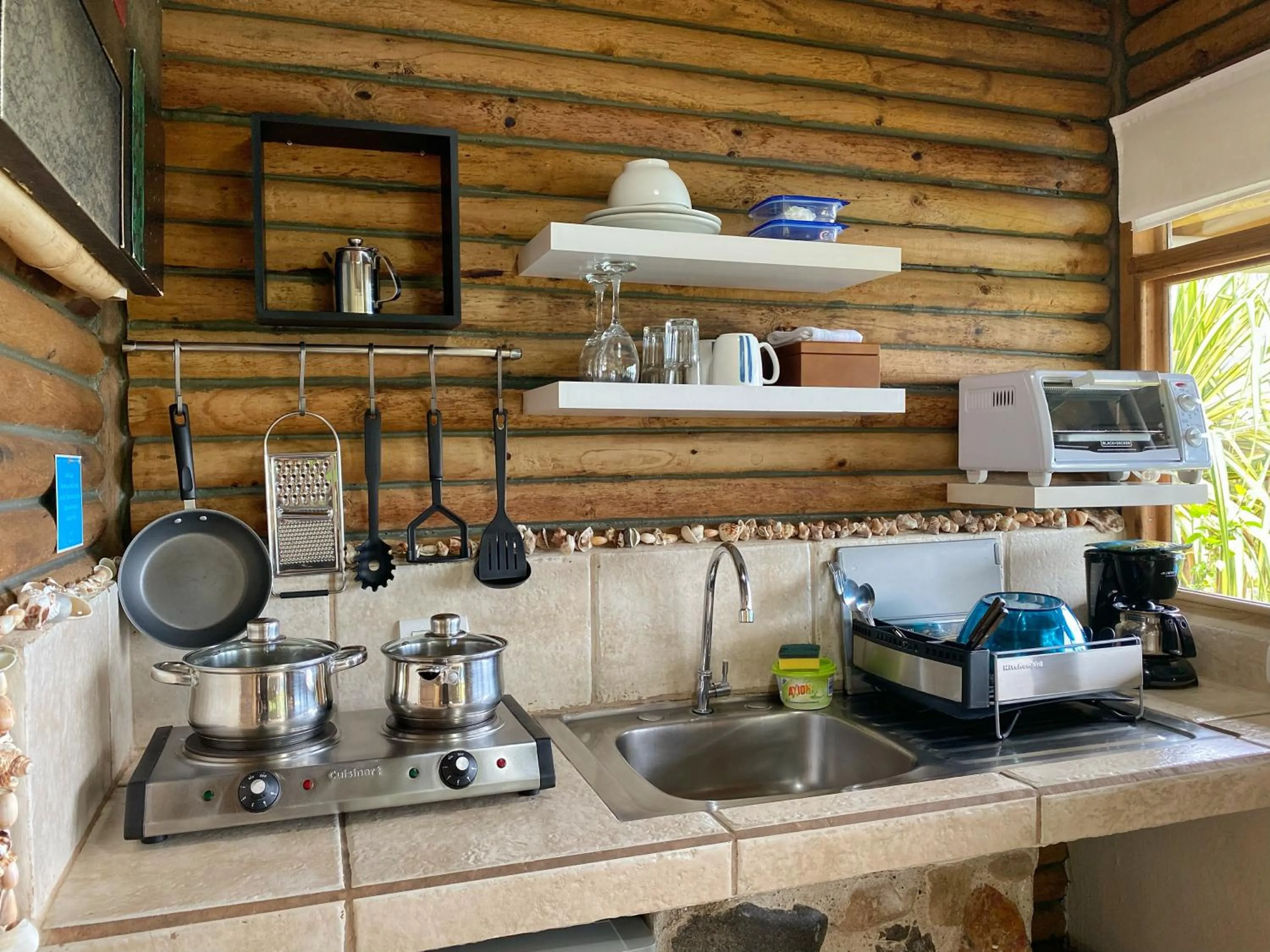 Kitchen or kitchenette in Horizon Hotel & Yoga center