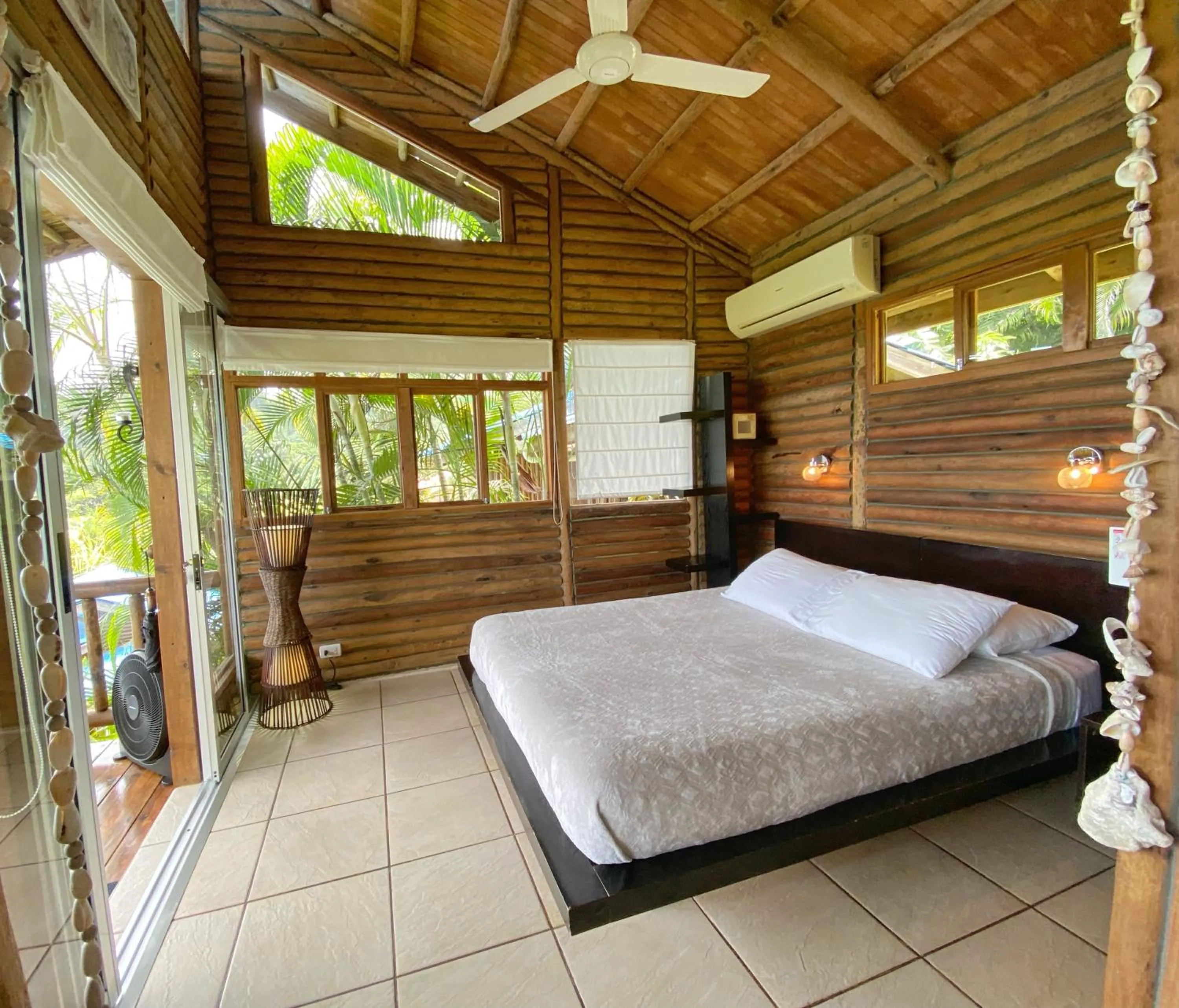 Bed in Horizon Hotel & Yoga center