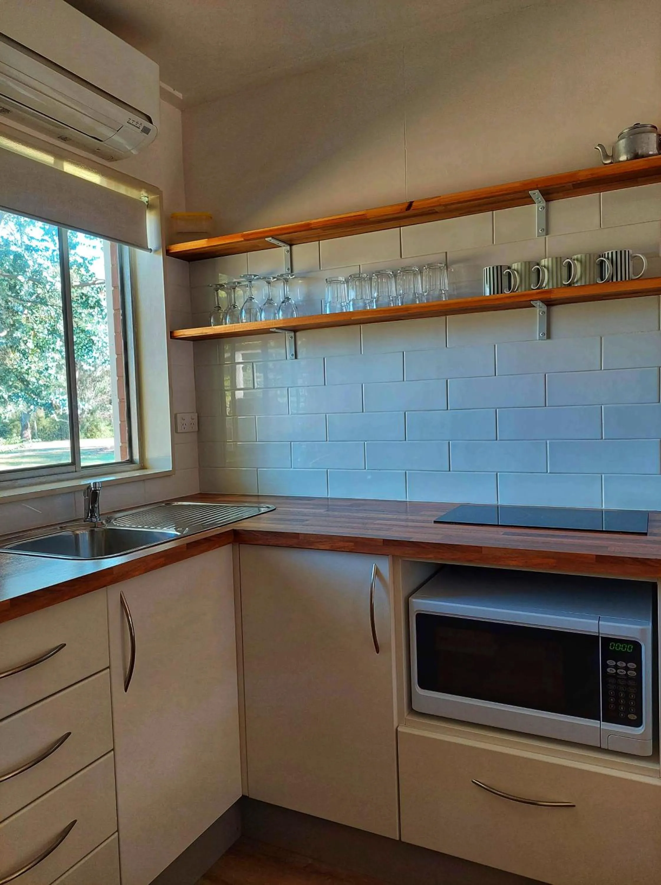 Kitchen or kitchenette in Restaway Holiday Units