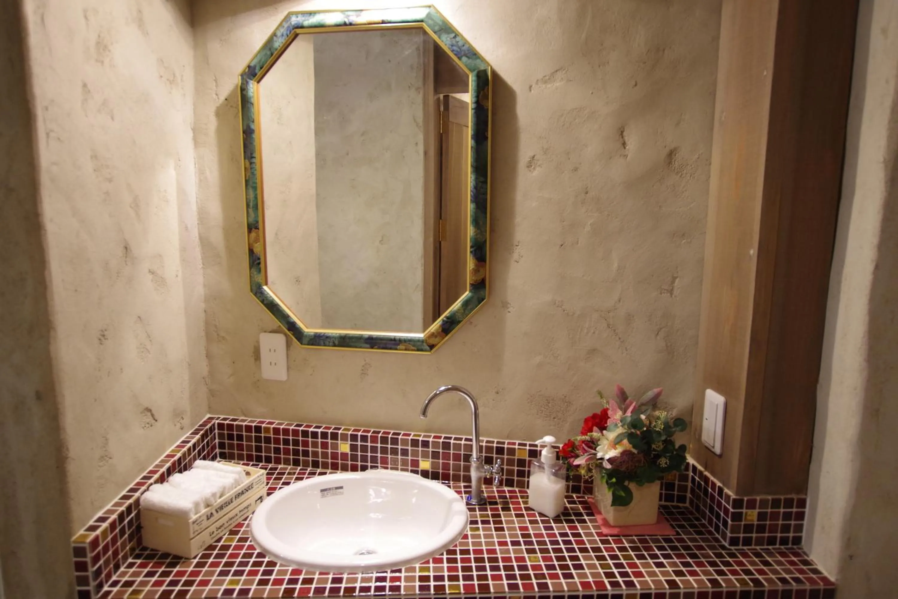 Decorative detail in Cinnamon Guesthouse Dogo