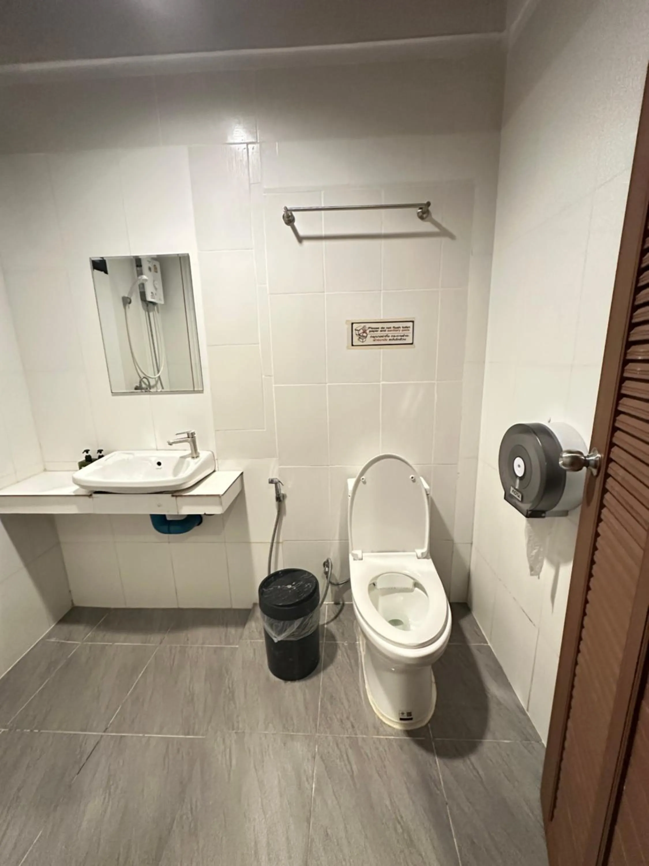 Bathroom in Phi Phi Green House & Sunsky Hostel