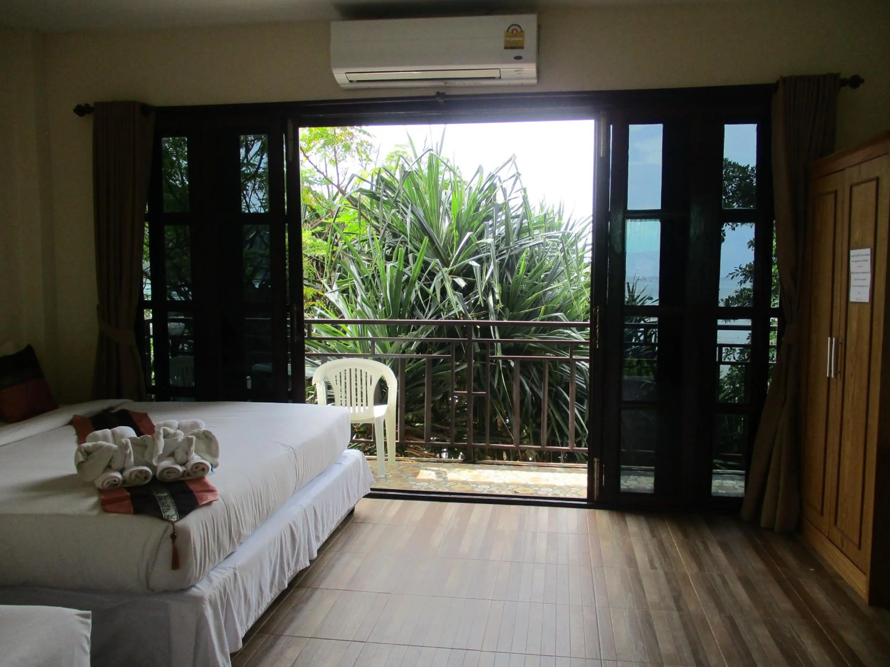 Balcony/Terrace, Bed in Phi Phi Green House & Sunsky Hostel