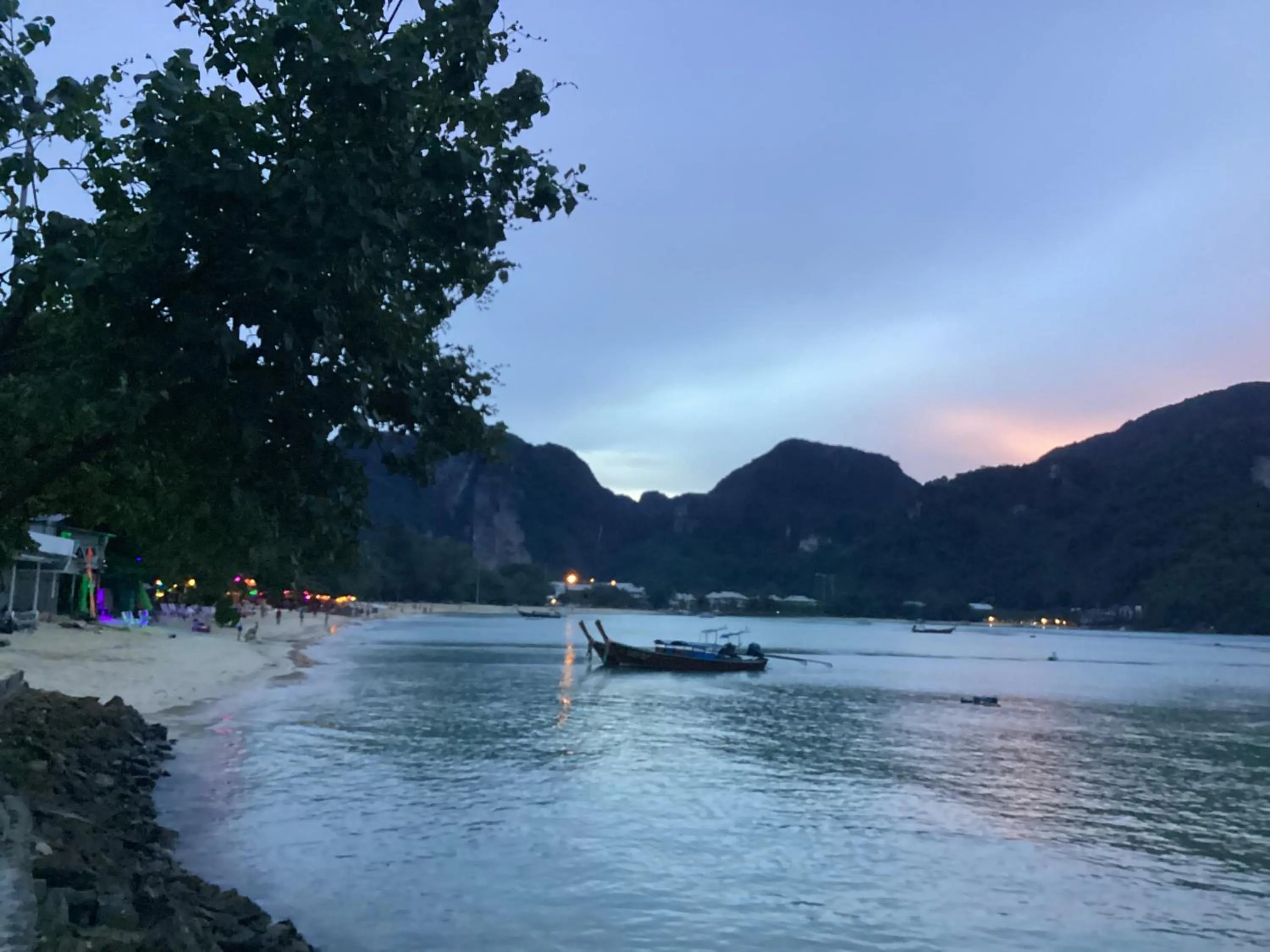 Beach in Phi Phi Green House & Sunsky Hostel